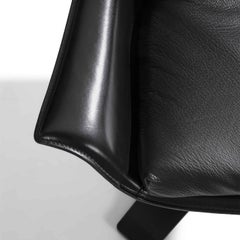 Lullaby Schwarzer Leder-Drehsessel