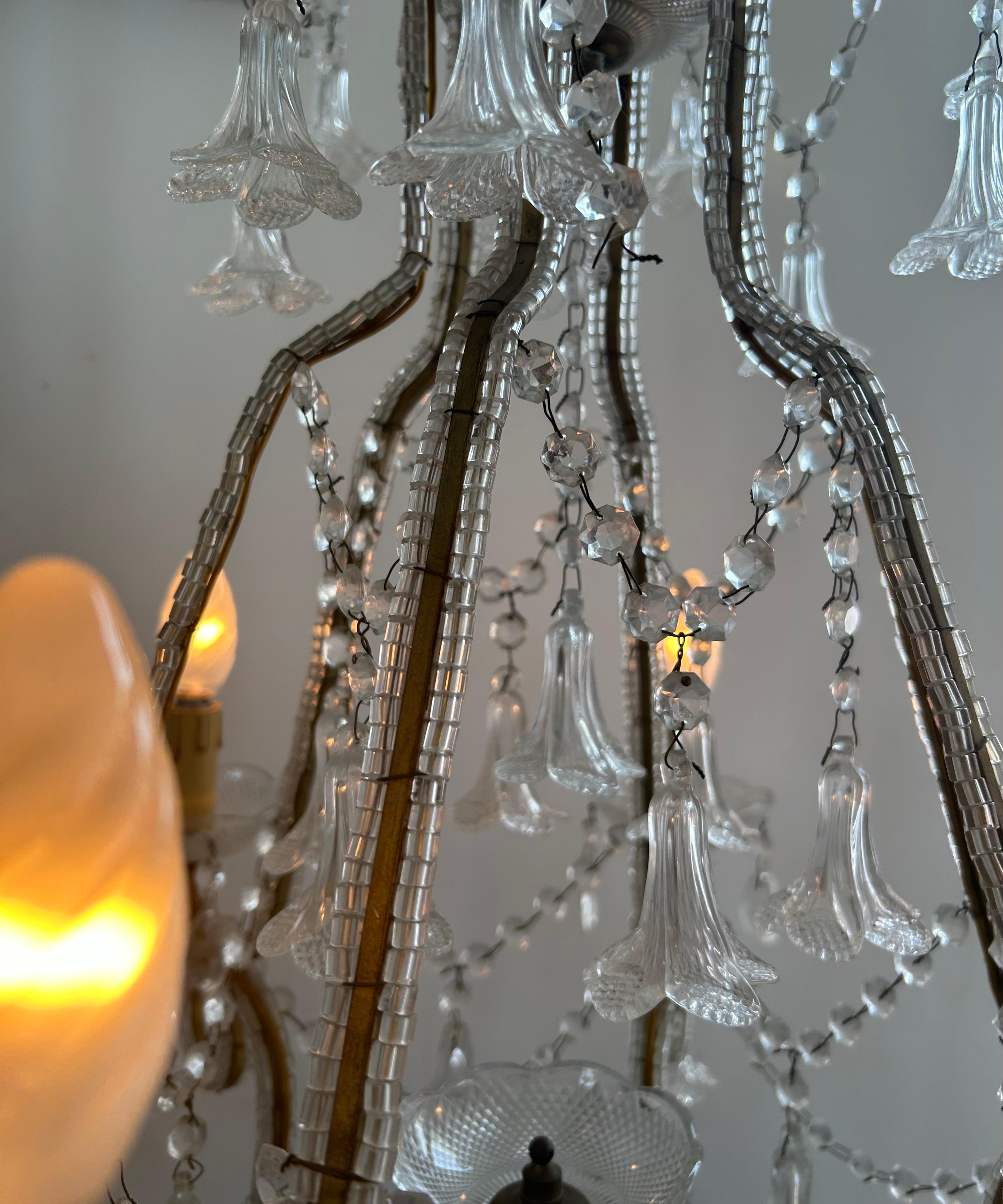 Lullaby in the Mist, Magnificent Pair of Murano Glass Chandeliers, 1950's en vente 3