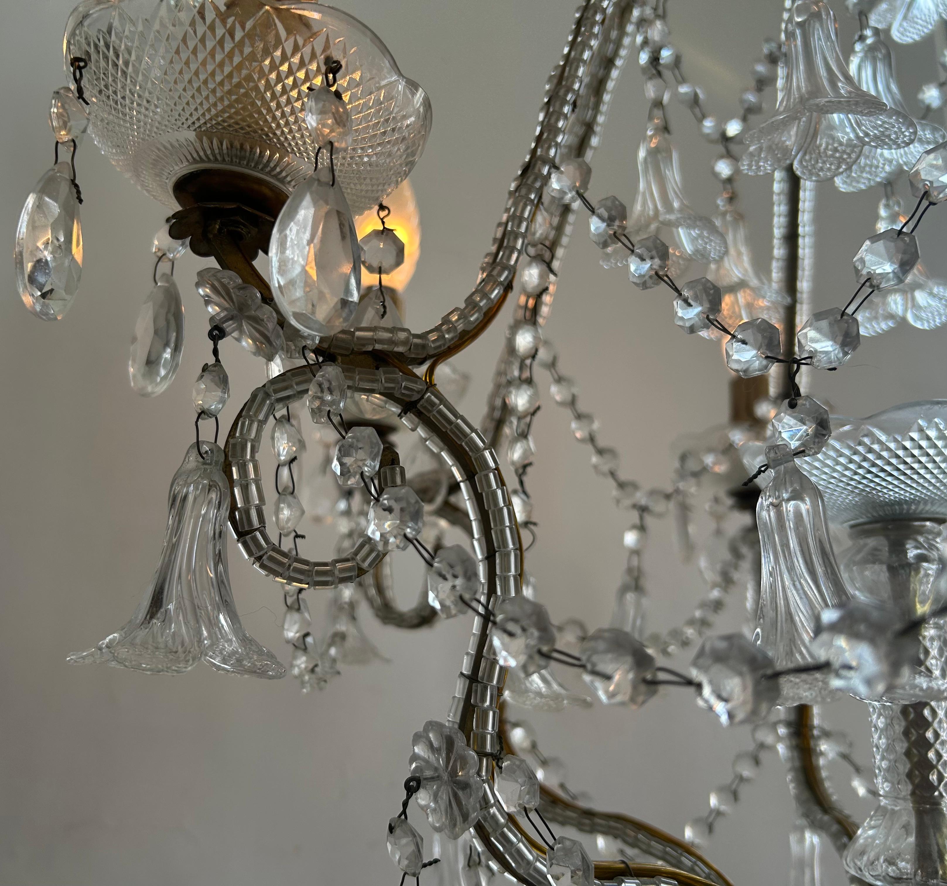 Lullaby in the Mist, Magnificent Pair of Murano Glass Chandeliers, 1950's en vente 1