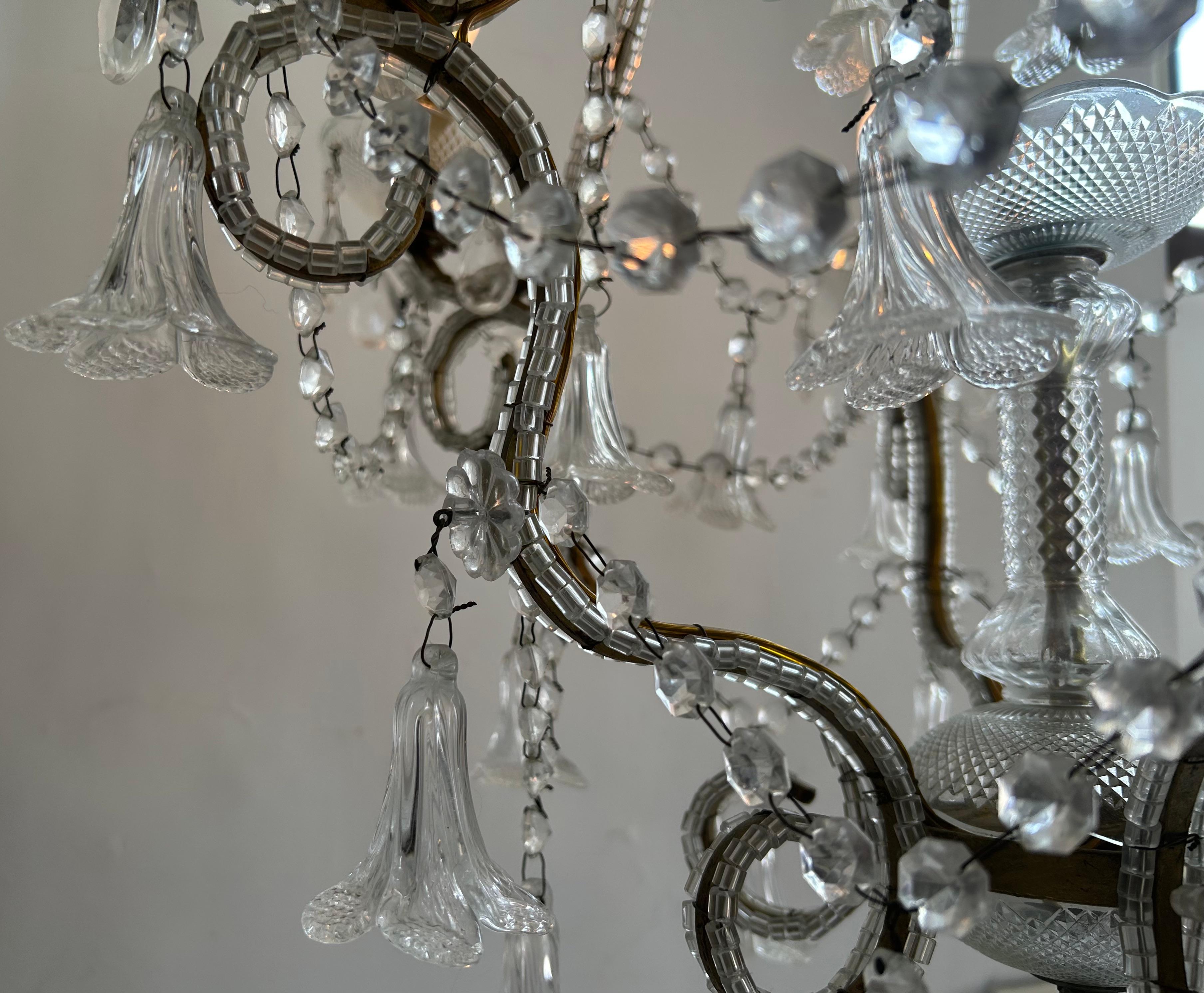 Lullaby in the Mist, Magnificent Pair of Murano Glass Chandeliers, 1950's en vente 2