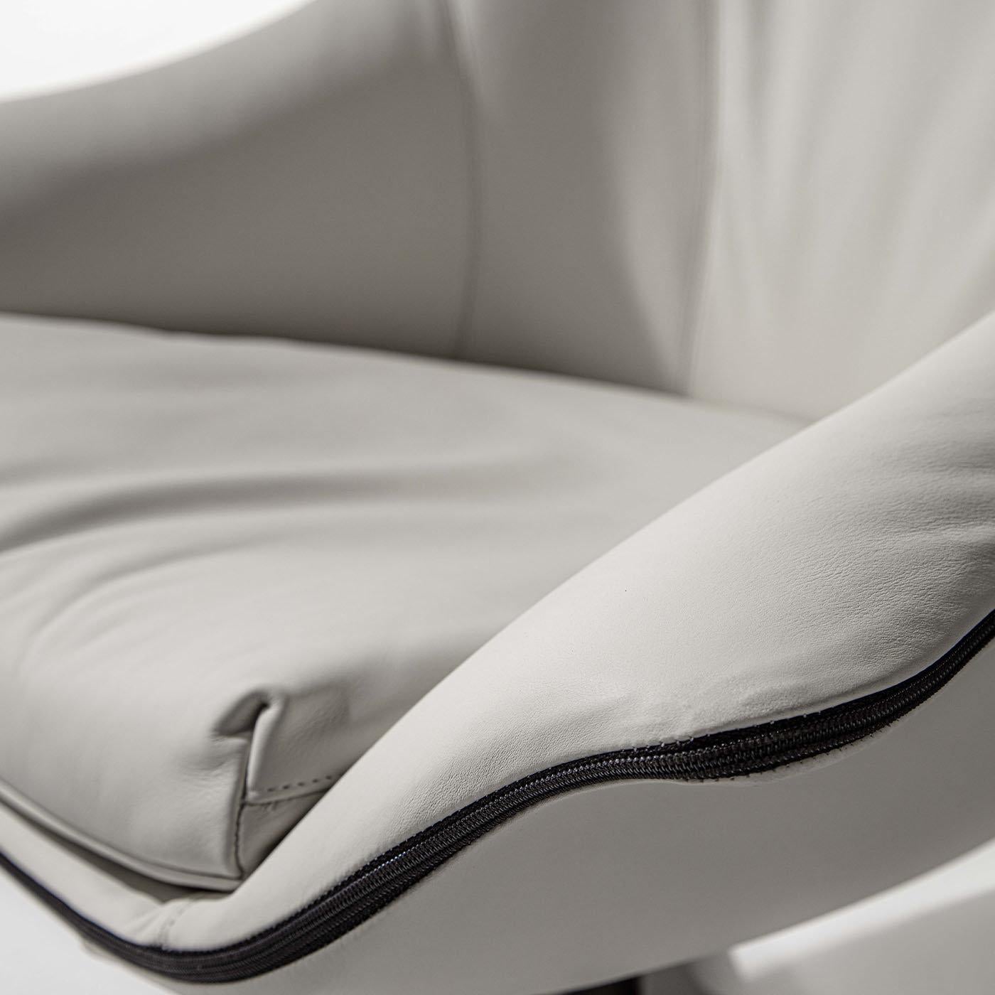Weißer Sessel von Lullaby (Italienisch) im Angebot