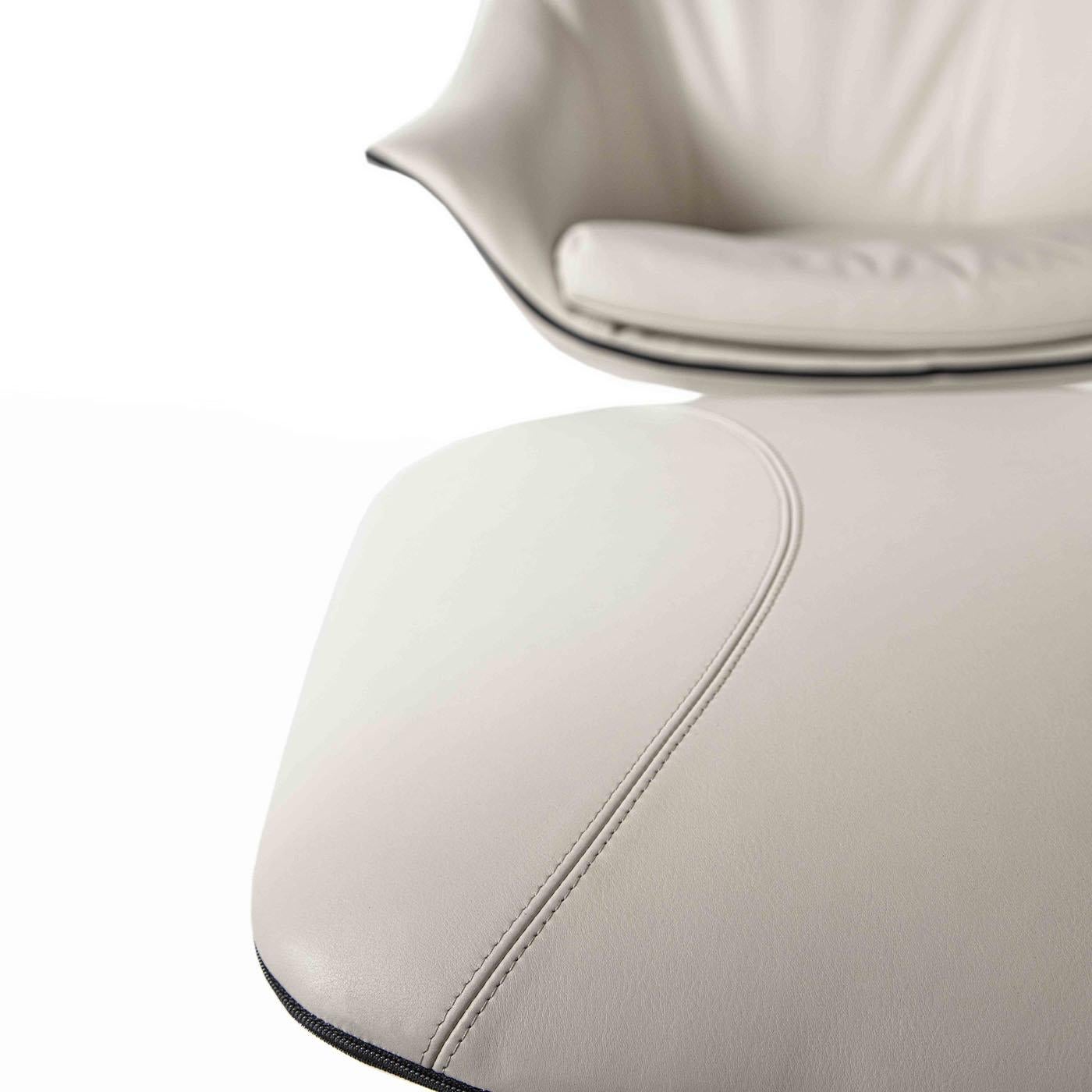 Lullaby White Armchair In New Condition For Sale In Milan, IT