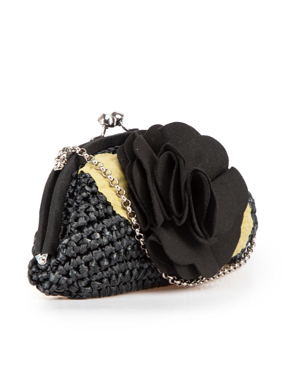 CONDITION is Good. Minor wear to clutch is evident. Light discolouration to lining and rose 3D embellishment has been flattened slightly due to storage on this used Lulu Guinness designer resale item.
 
Details
Black
Raffia
Mini clutch bag
Clasp
