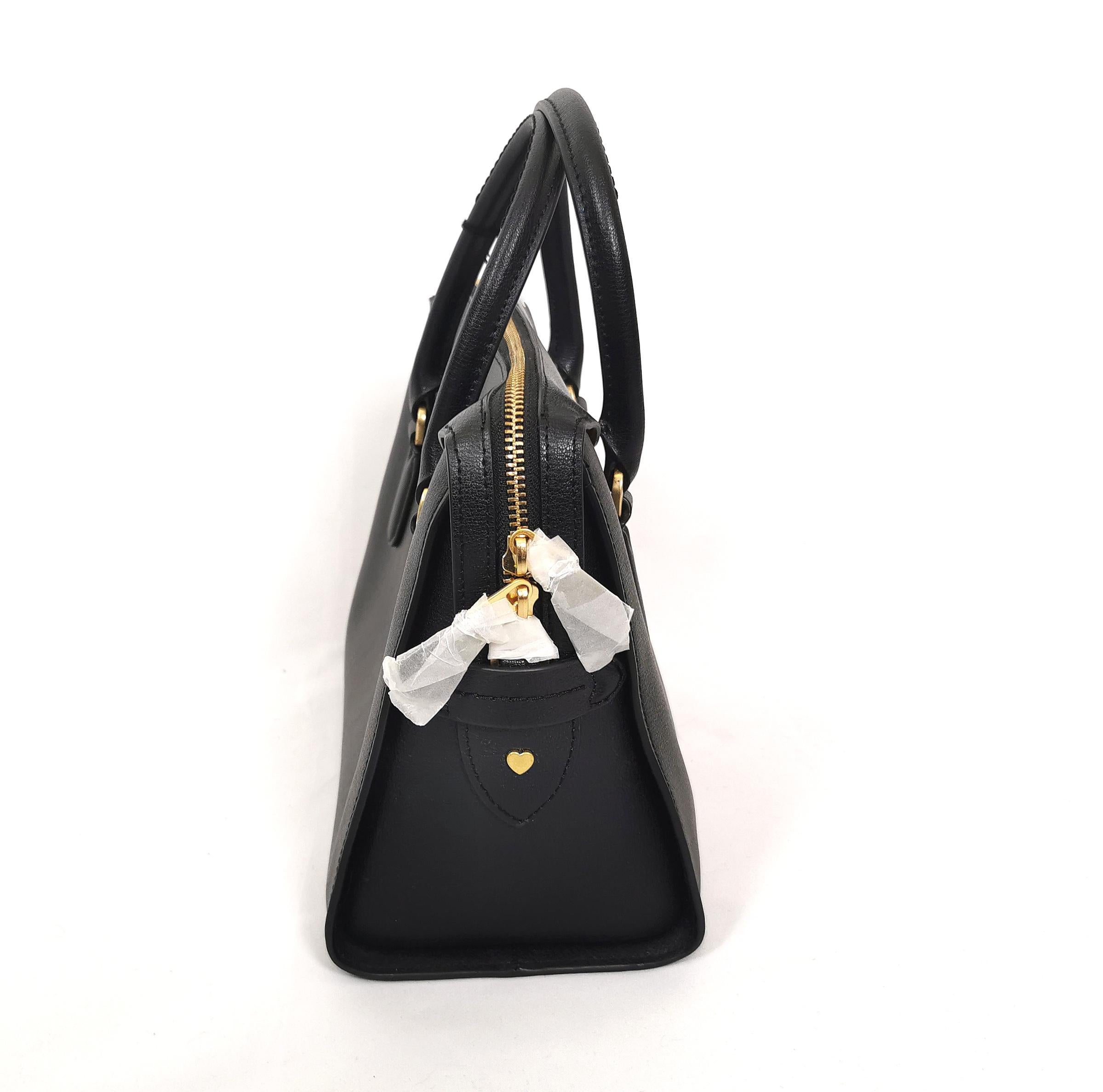 Lulu Guinness boxy A frame Dylan Handbag, Medium, Dark Navy leather  In Excellent Condition For Sale In NEWARK, GB