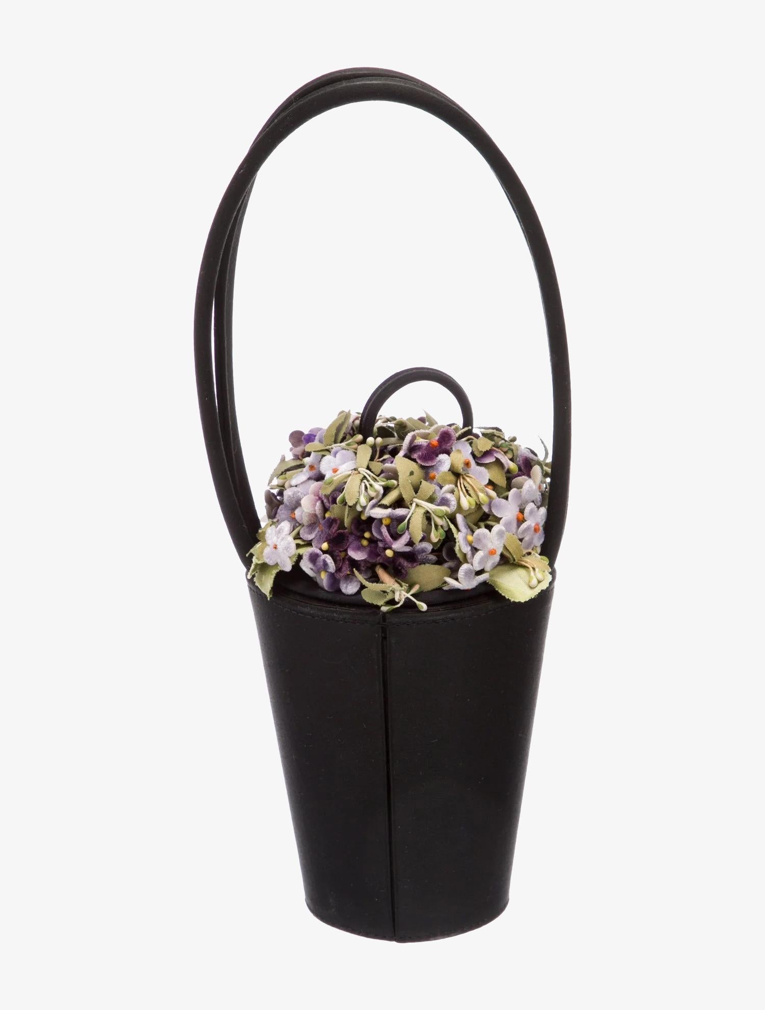 Noir Sac seau en satin Lulu Guinness en vente
