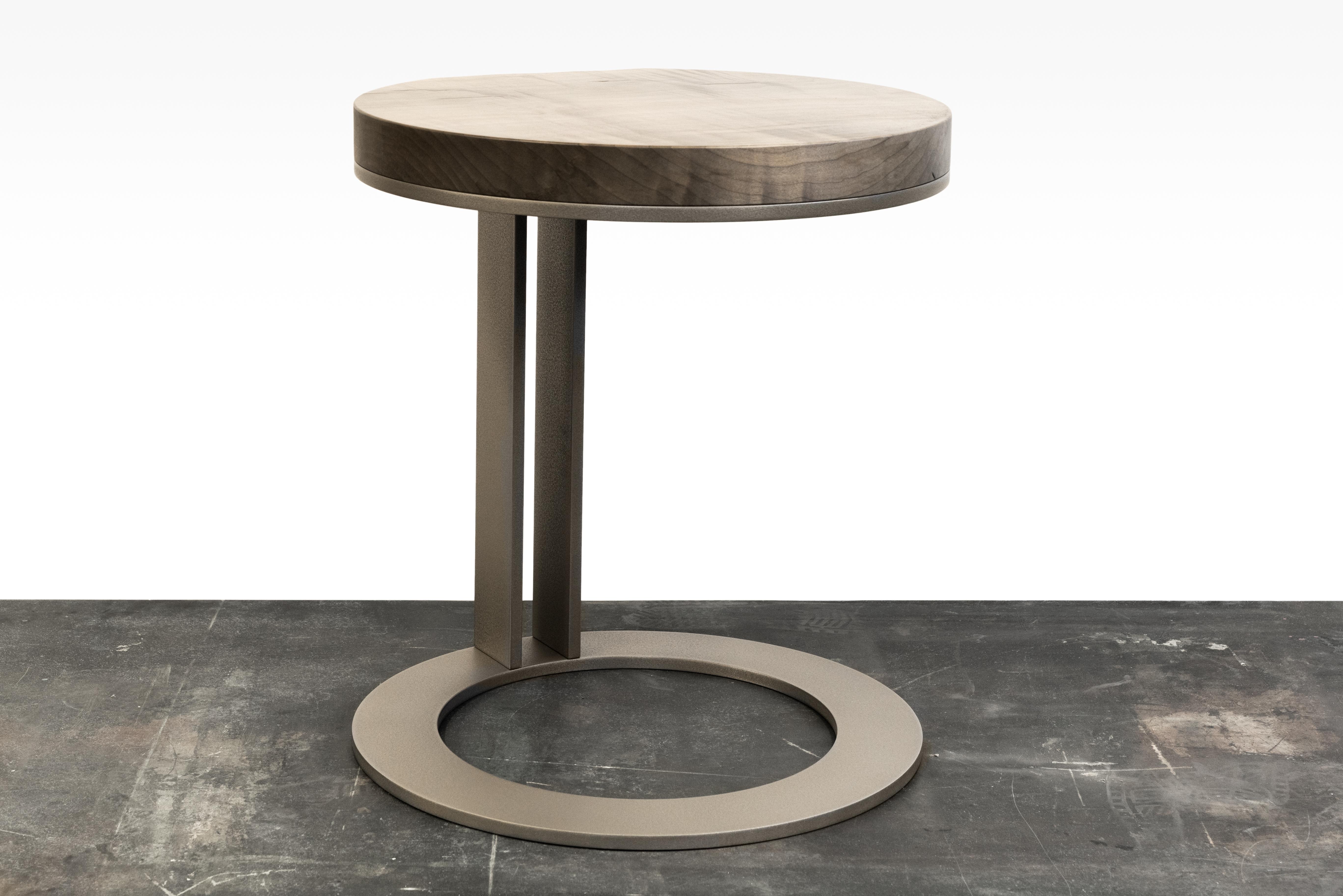 LUMA Design Workshop Float Occasional Table in Black Textured Metal & Cast Glass (Moderne) im Angebot