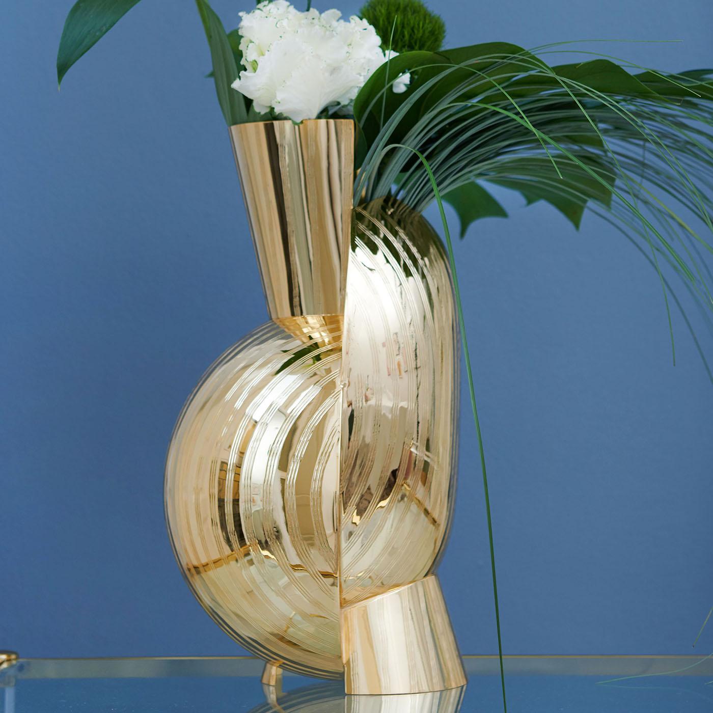 Italian Lumaca Ridged Golden Vase For Sale