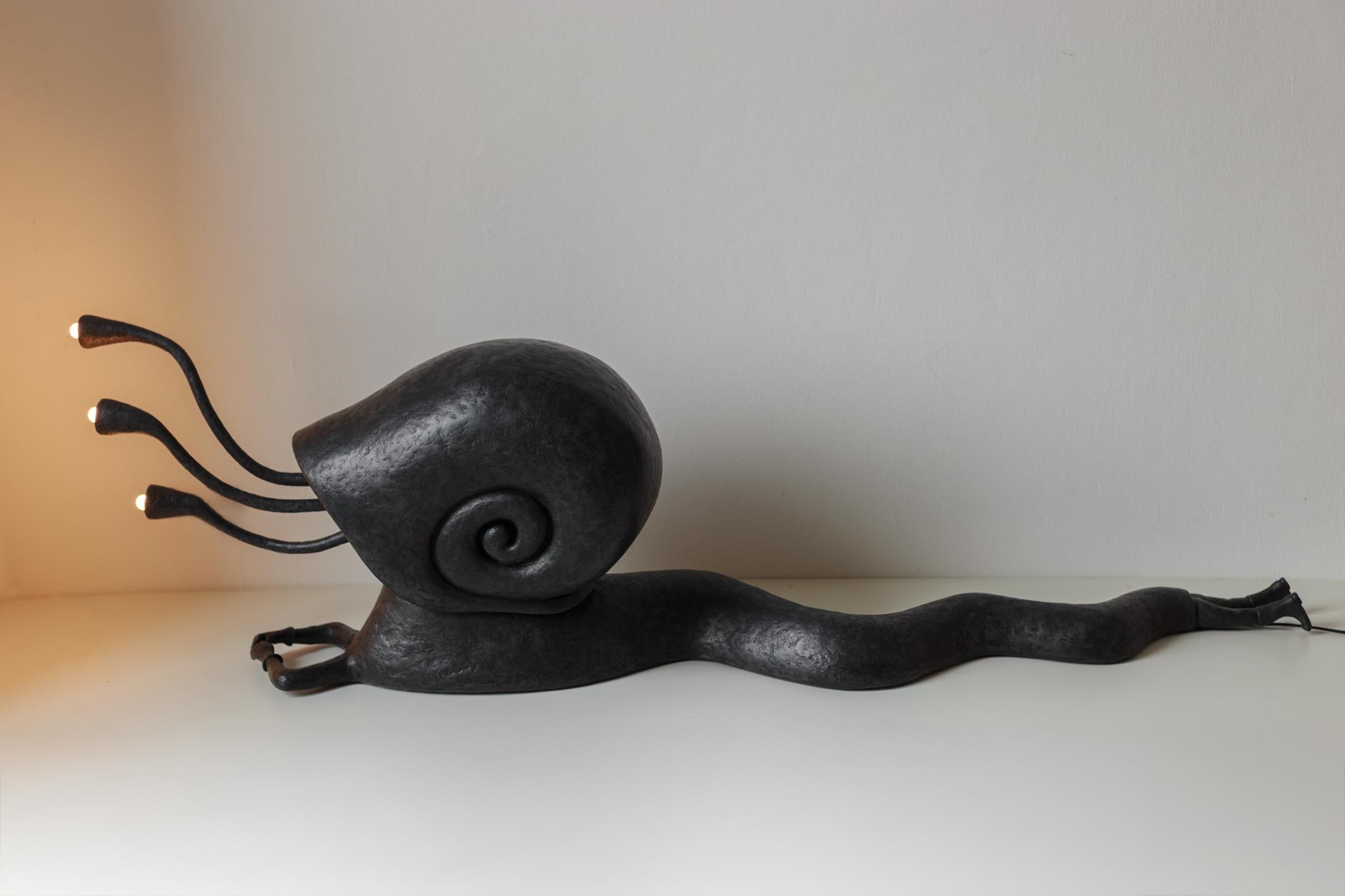 Italiano LUMAKA Contemporary Floor Lamp, Black, Limited edition, Organic Bionic Design in vendita
