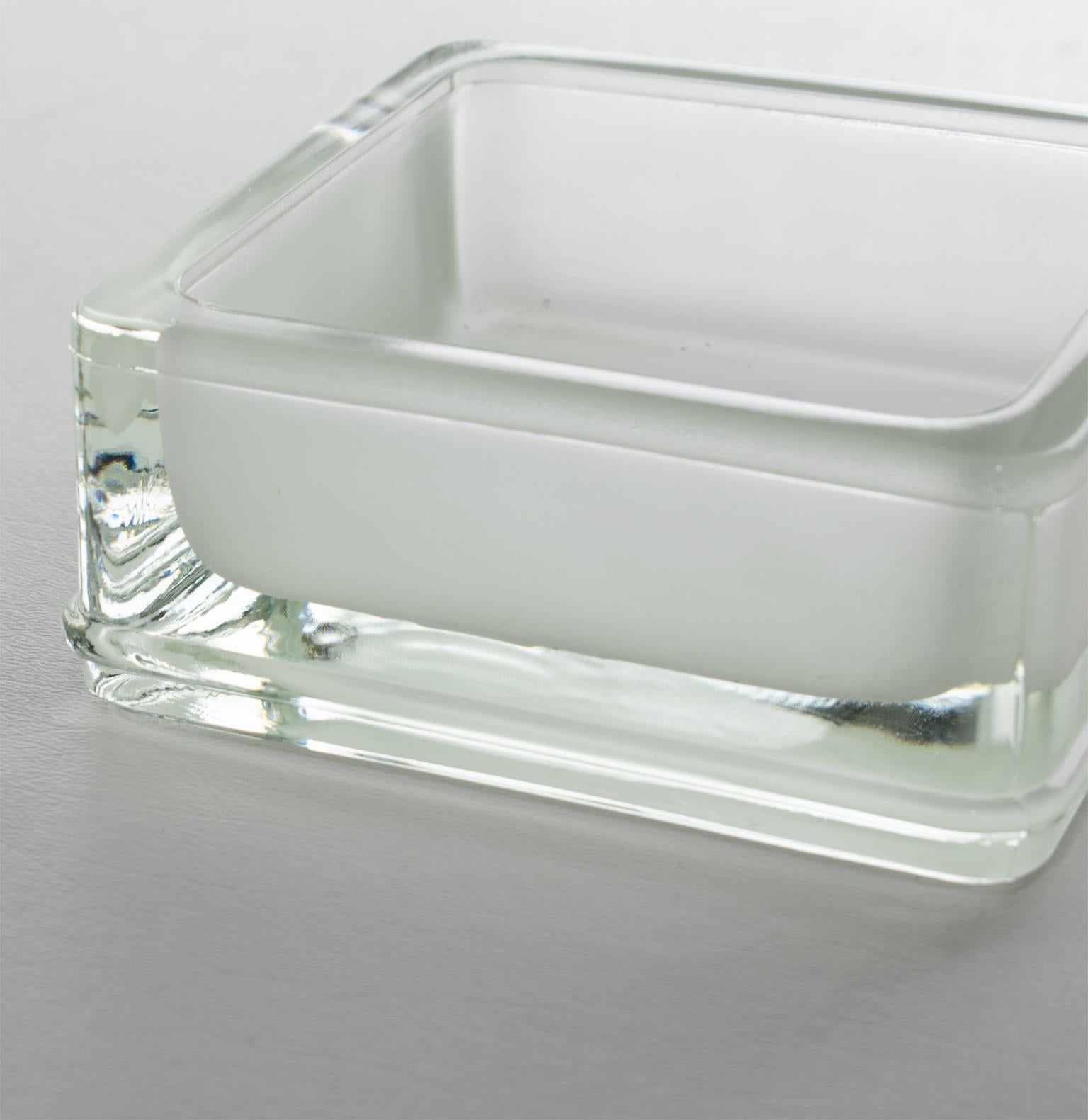 Posacenere in vetro stampato Lumax, accessorio da scrivania, design Le Corbusier in vendita 2