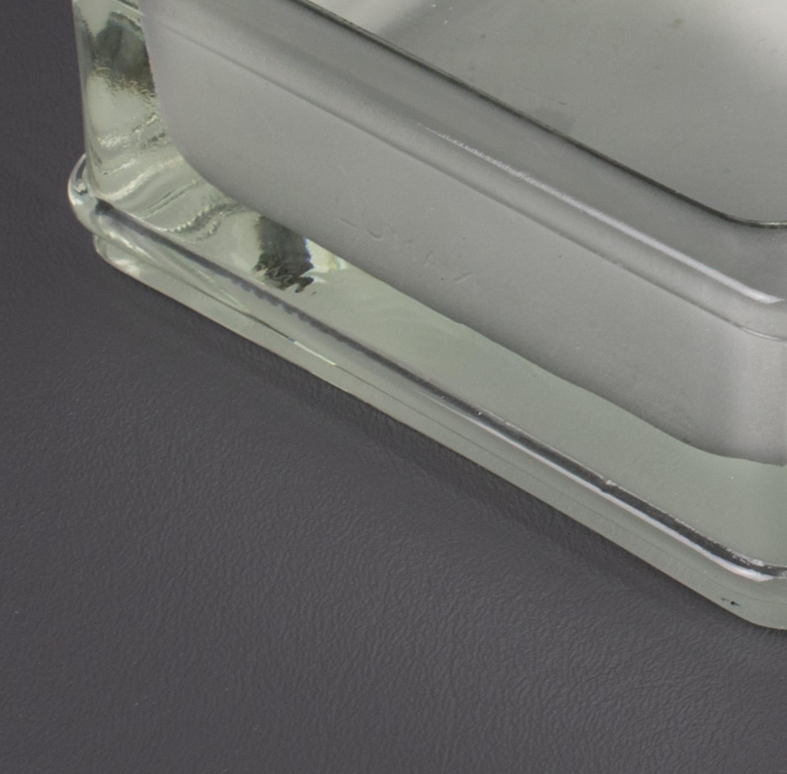 Posacenere in vetro stampato Lumax, accessorio da scrivania, design Le Corbusier in vendita 6