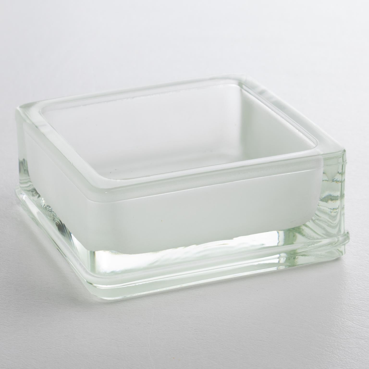 Francese Posacenere in vetro stampato Lumax, accessorio da scrivania, design Le Corbusier in vendita