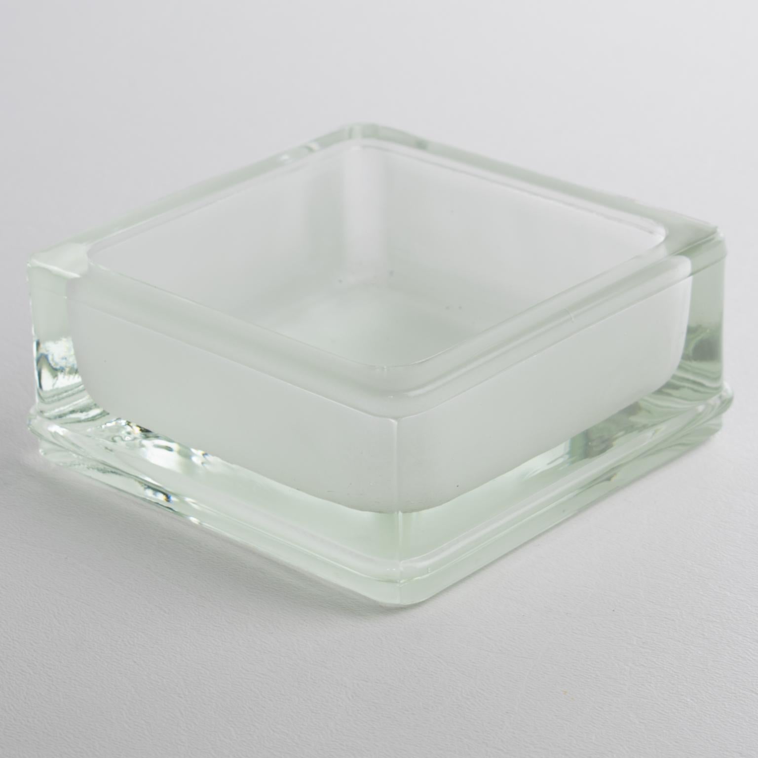 Posacenere in vetro stampato Lumax, accessorio da scrivania, design Le Corbusier In condizioni ottime in vendita a Atlanta, GA