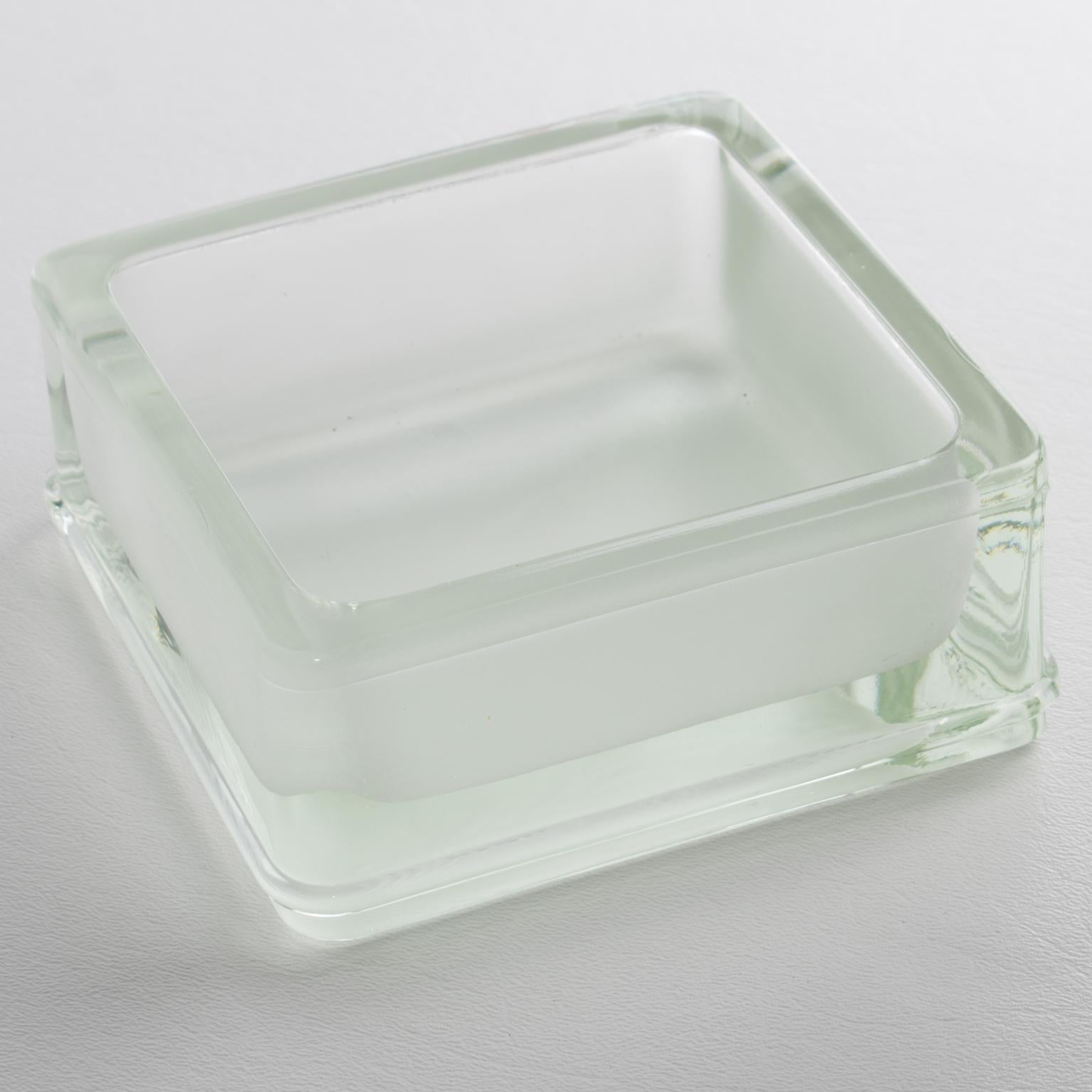 Metà XX secolo Posacenere in vetro stampato Lumax, accessorio da scrivania, design Le Corbusier in vendita