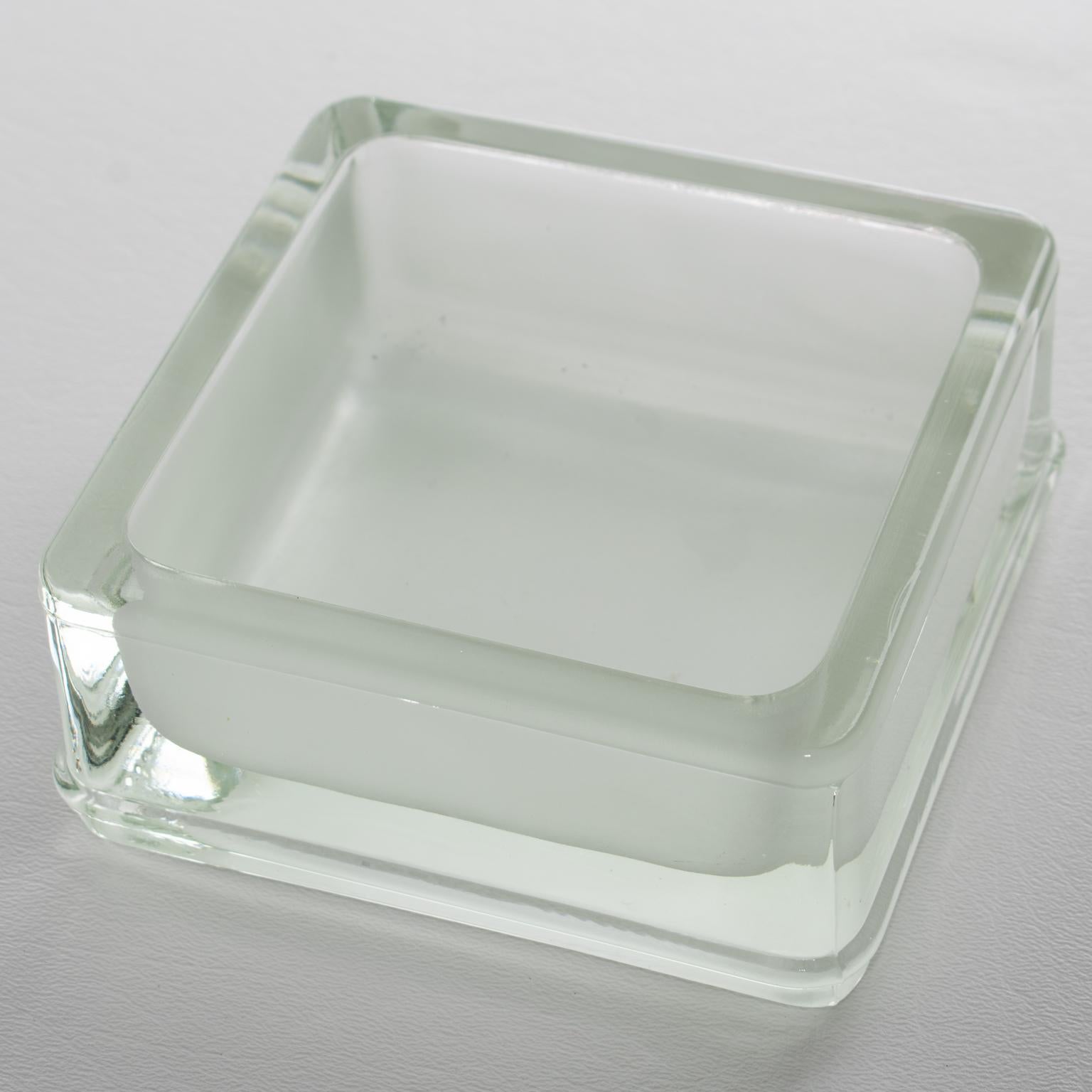 Vetro Posacenere in vetro stampato Lumax, accessorio da scrivania, design Le Corbusier in vendita