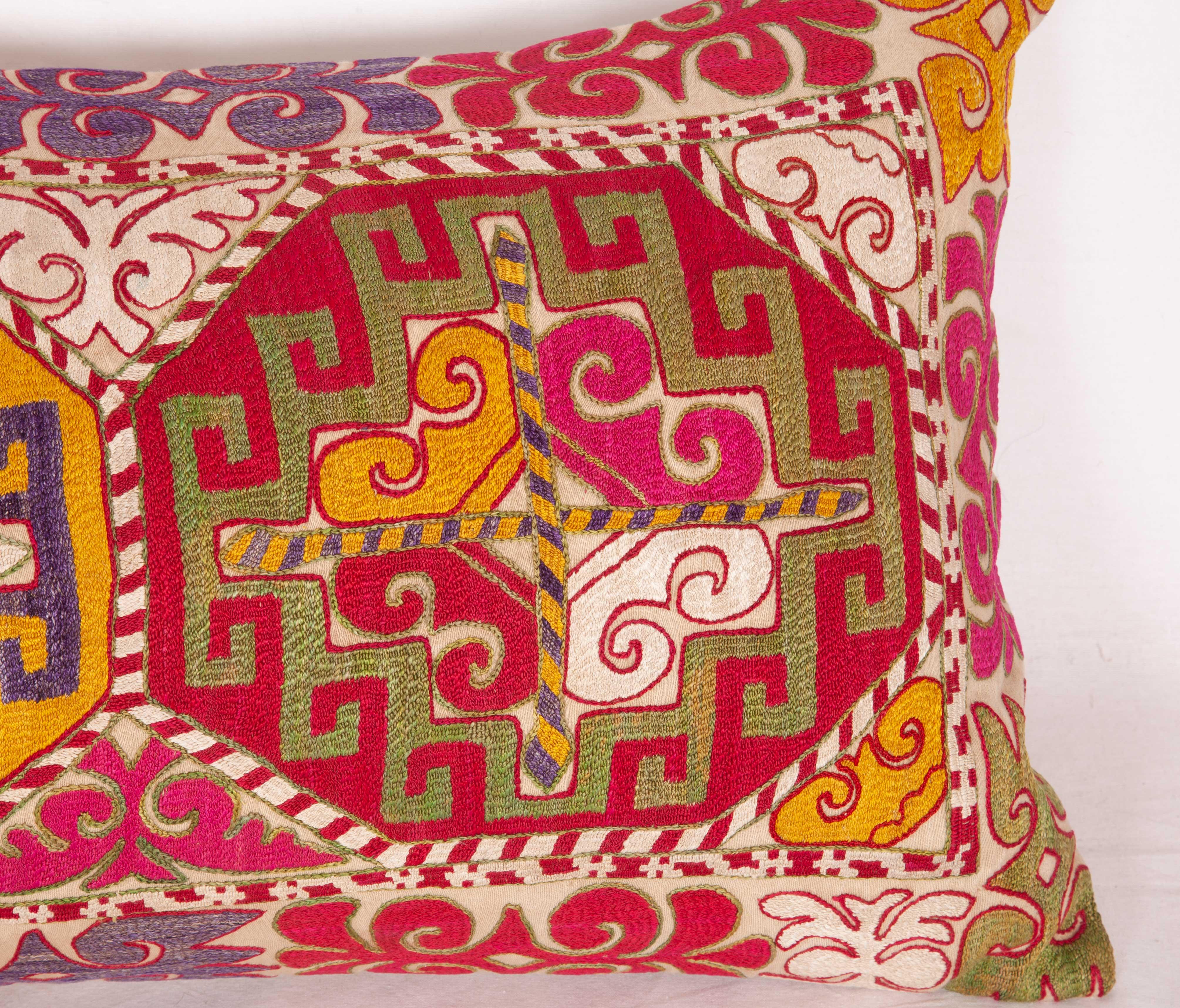 Lumbar Pillow Case Fashioned from an Uzbek Embroidered Mafrash Panel In Good Condition For Sale In Istanbul, TR