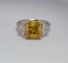 Lumen - Classic Natural Fancy Color GIA Certified Diamond Ring in 18K