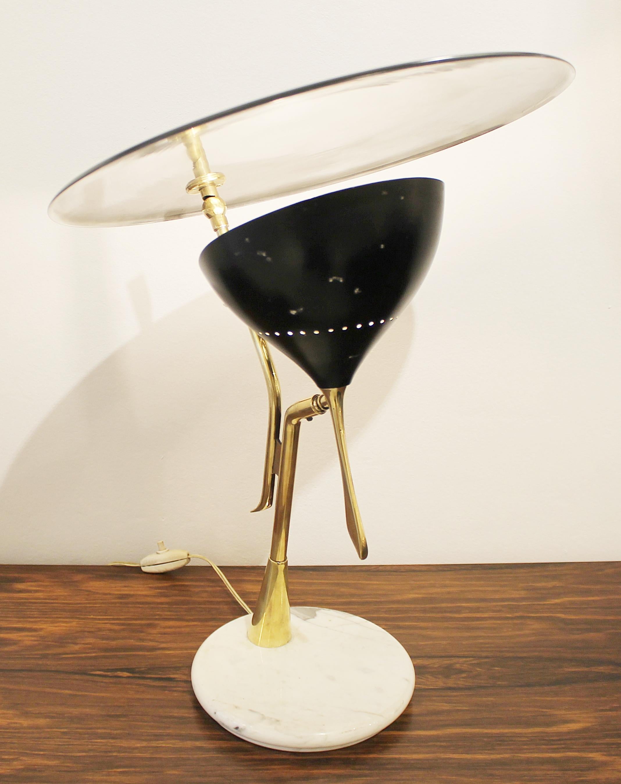 Lumen Milano table lamp in brass and marble, Italy, 1950s.