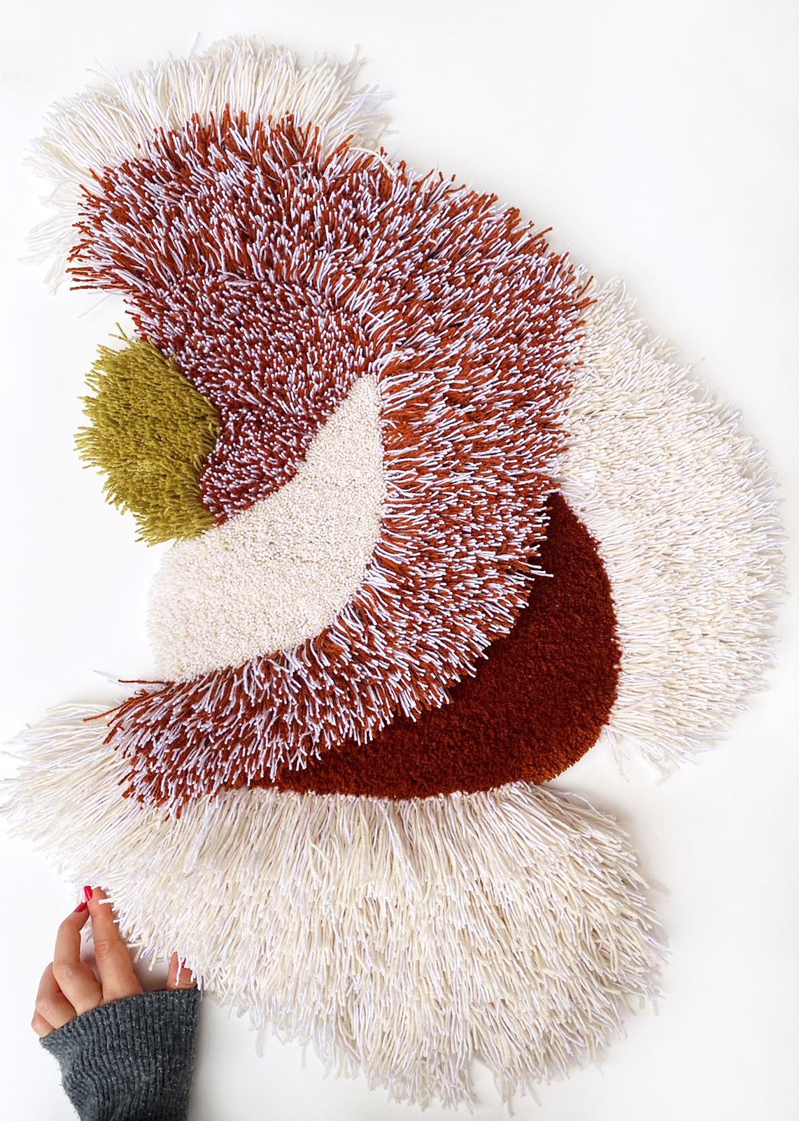 Objet textile - Unique en son genre.
Fabriqué à la main par l'artiste à Copenhague à partir de 100 % de laine.
La forme organique fluide et la douceur de la laine ajoutent une grande texture à l'espace.