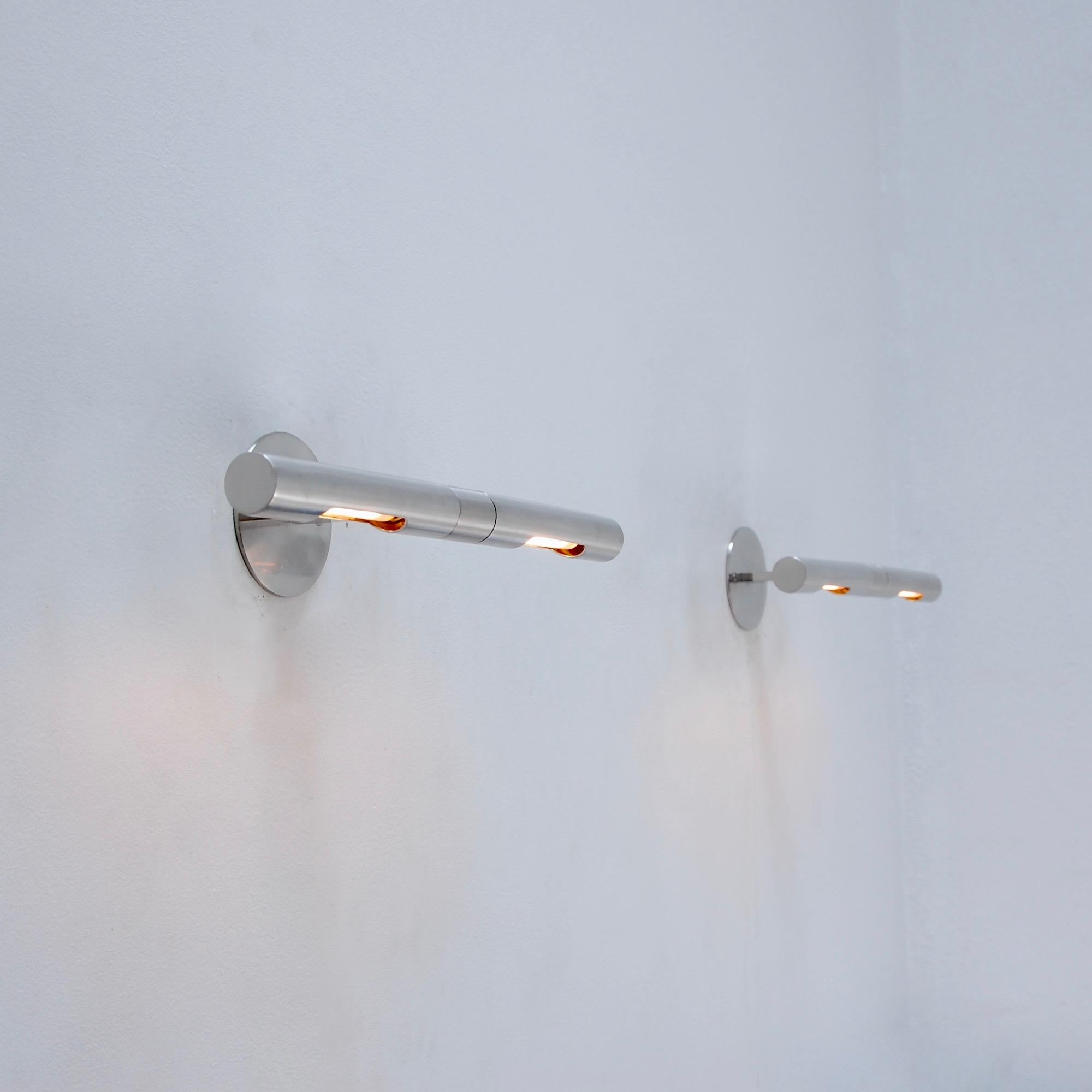 Contemporary LUart Directional Sconce SN by Lumfardo Luminaires For Sale