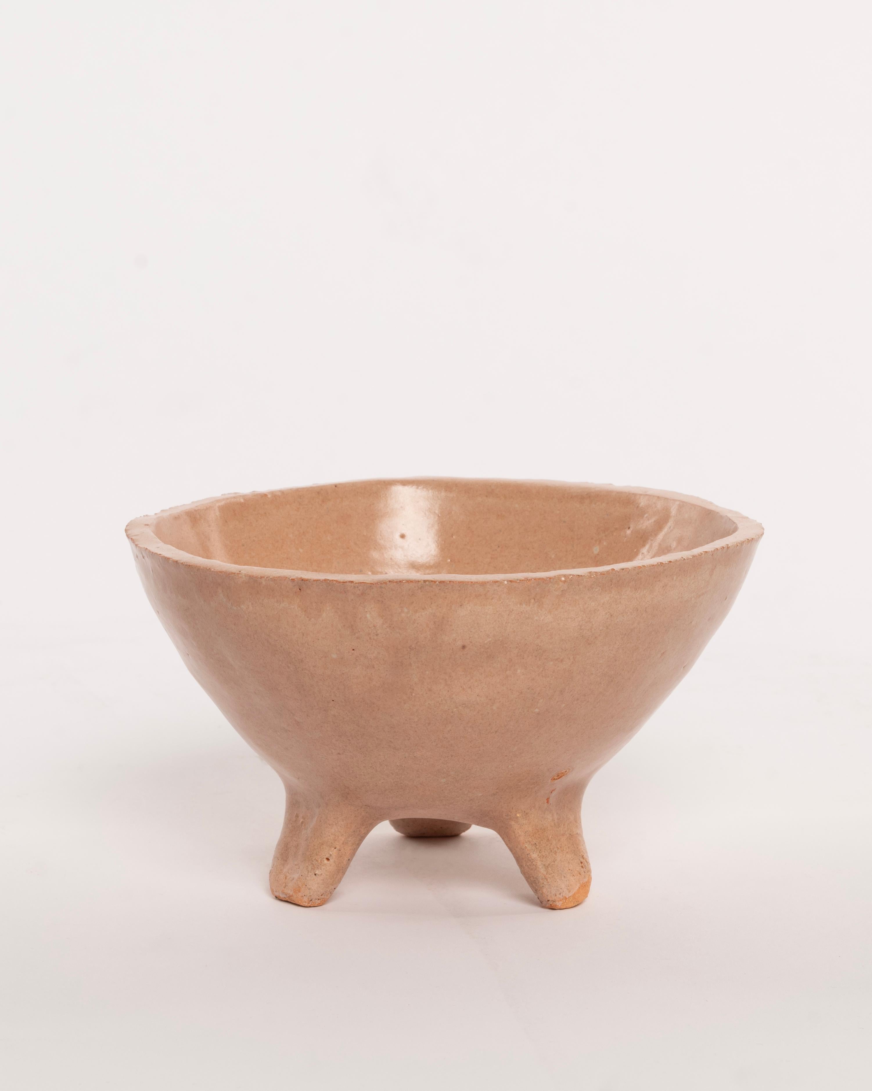 Reflejo de la riqueza de la herencia cultural, la Colección de Velas Lumi destaca con dos fragancias distintas, cada una elaborada para evocar una sensación de calidez y sofisticación.

Lumi Granada mezcla la vitalidad de la granada y la pera con
