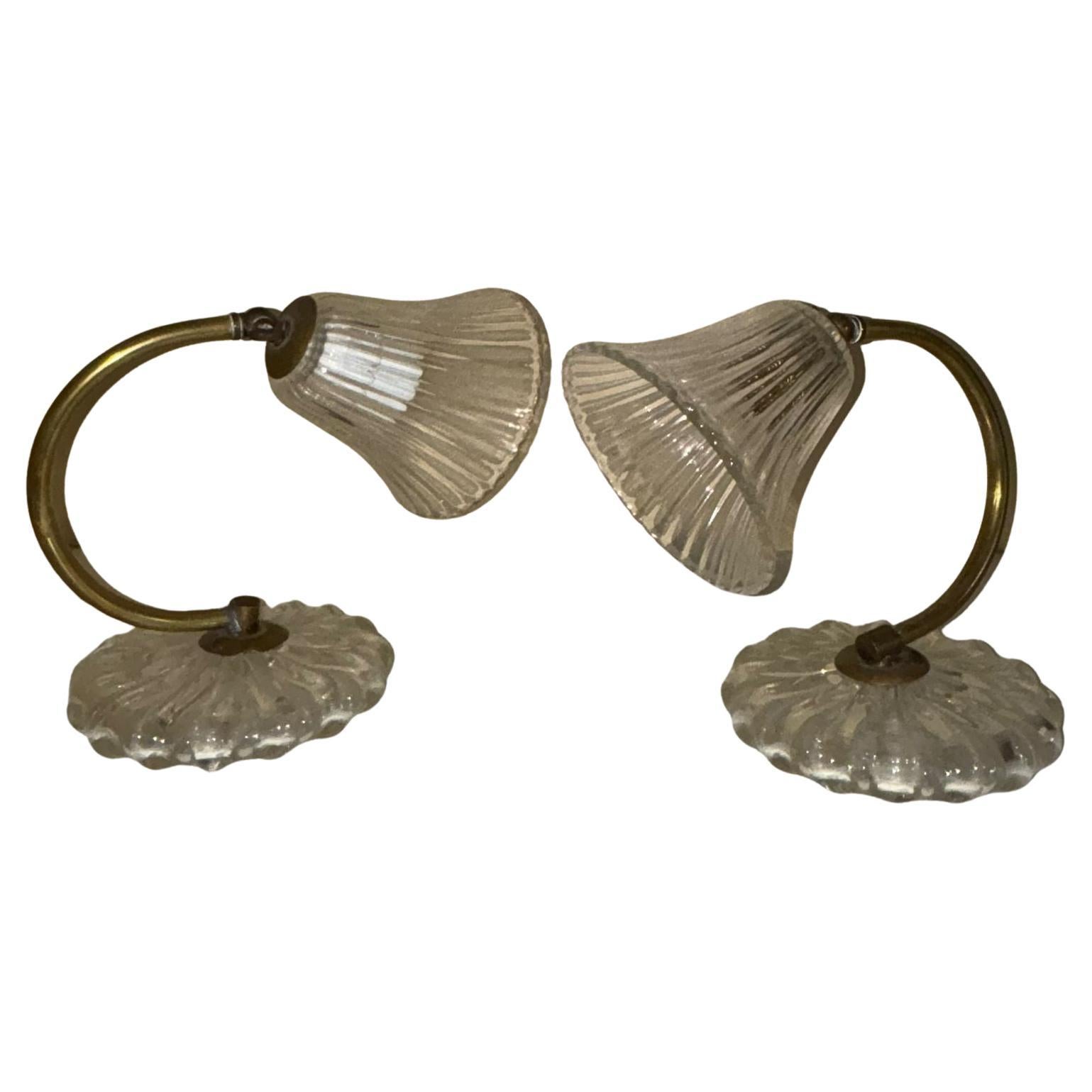 Due lumi da tavolo in vetro di Murano e ottone di Ercole Barovier Italia anni 40 in vendita