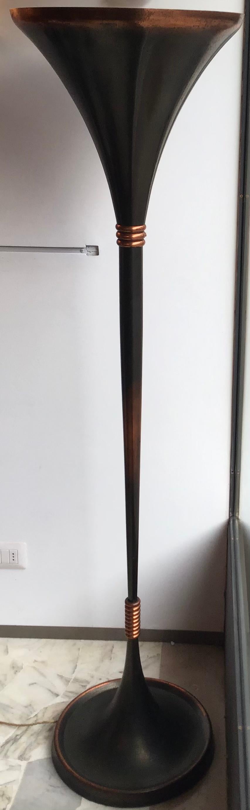 Lumi Floor Lamp “Illuminator” Copper-Plated Brass Rame, 1930, Italy In Excellent Condition In Milano, IT