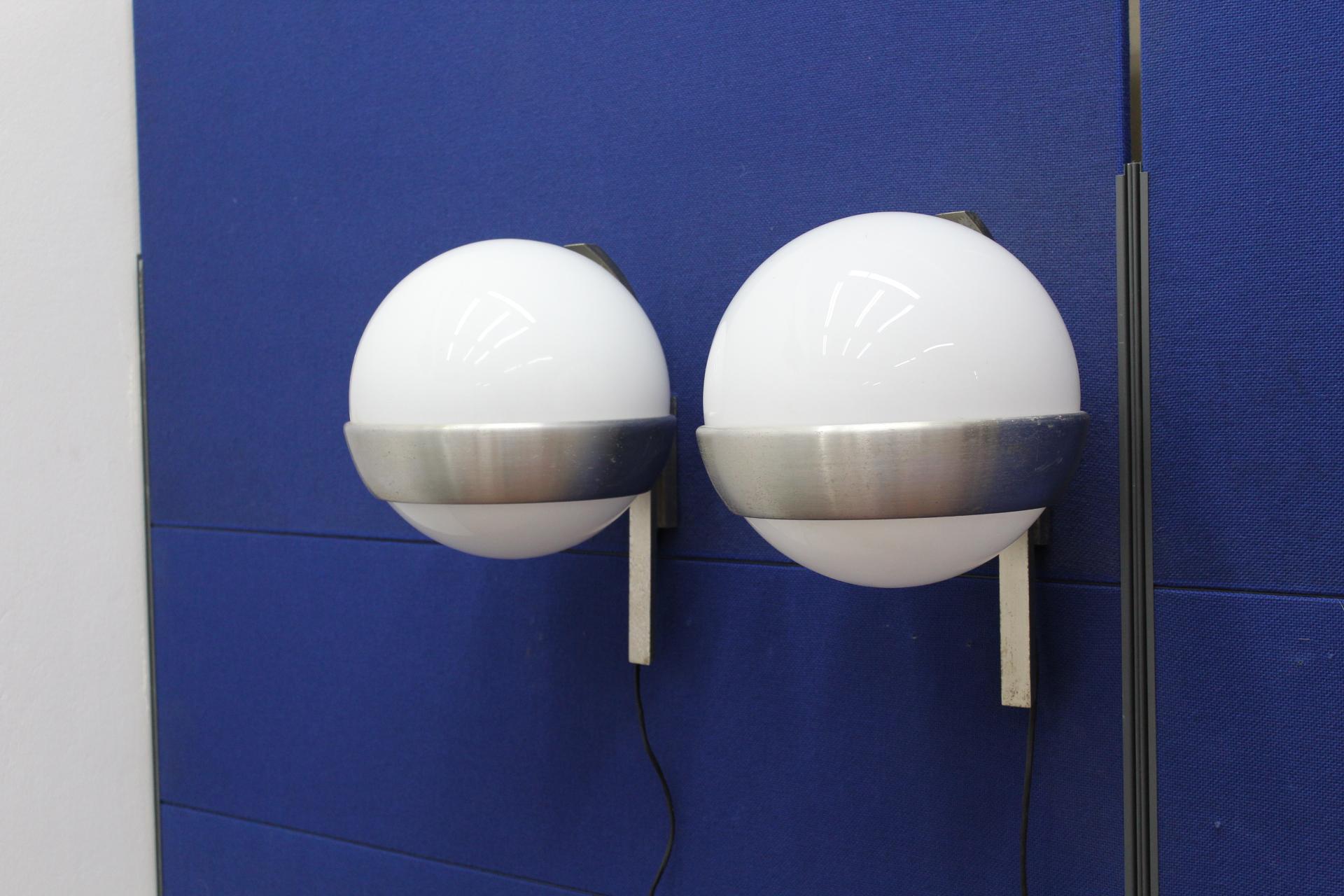 20th Century Design Lumi Milano  Aluminium Glass Wall Lamps, Set of 2 9