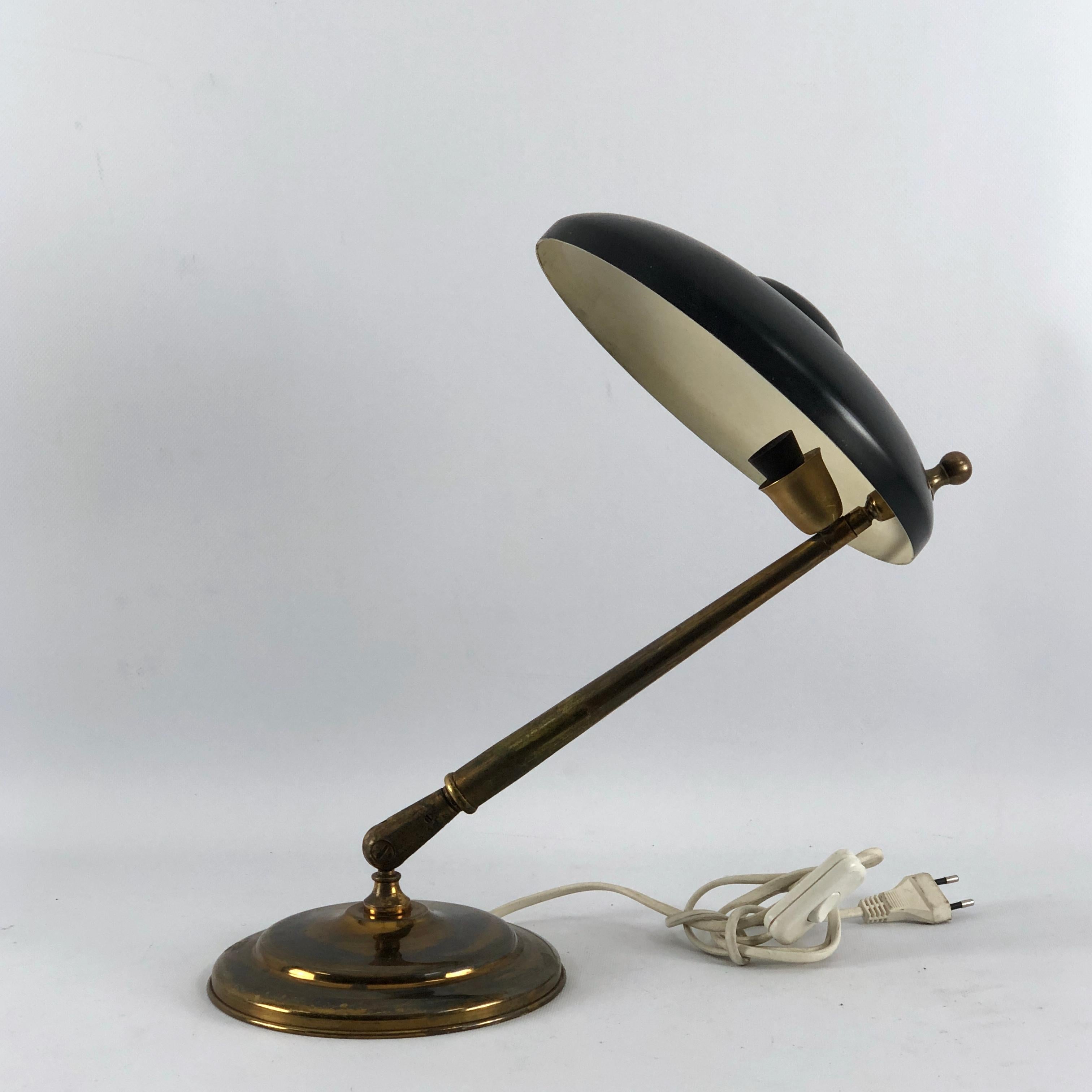 Lumi Milano, Mid-Century Brass and Lacquer Two Joints Table Lamp For Sale 6
