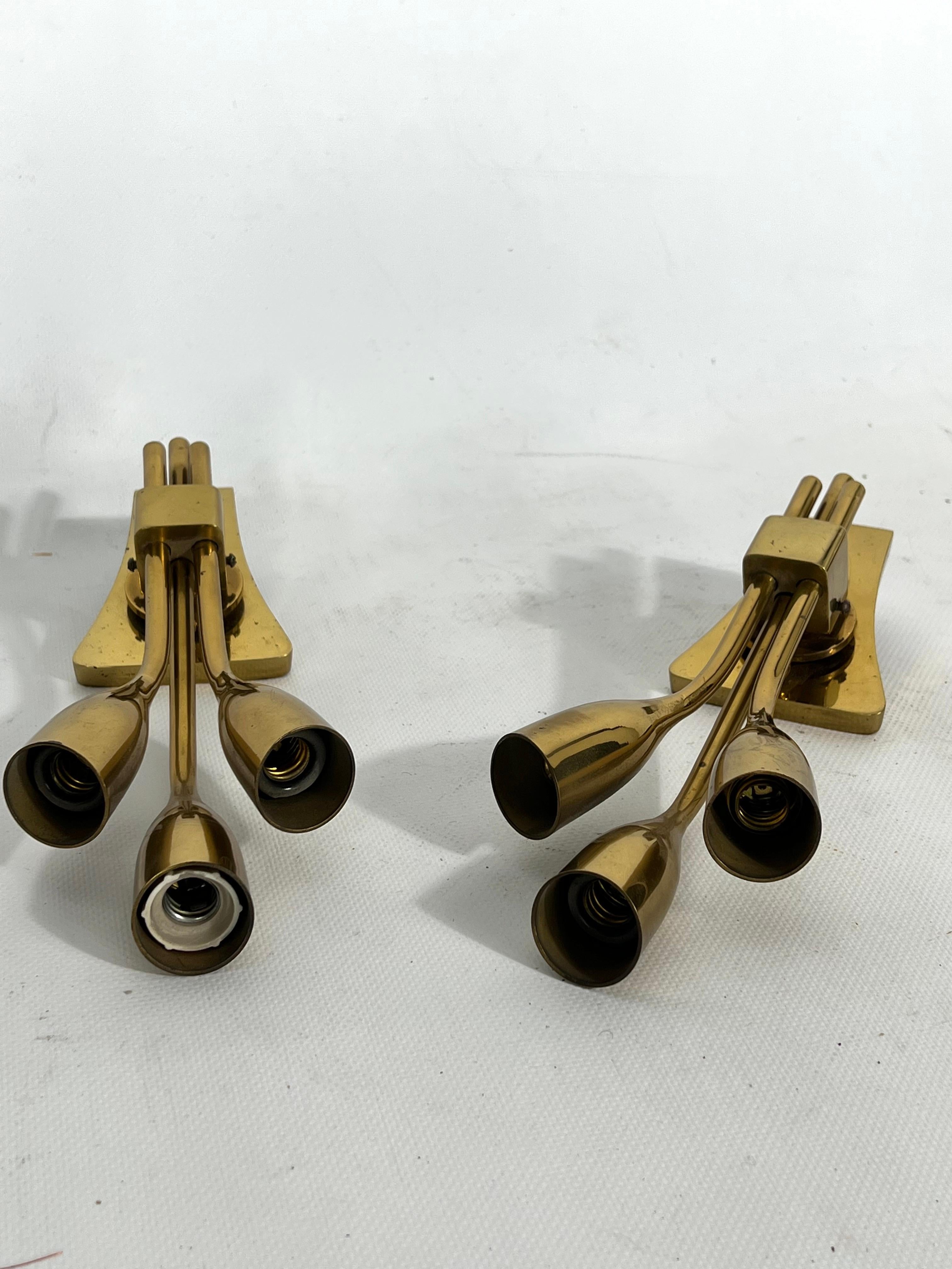 Lumi Milano, Mid-Century Modern Pair of Italian Brass Sconces from 60s For Sale 6