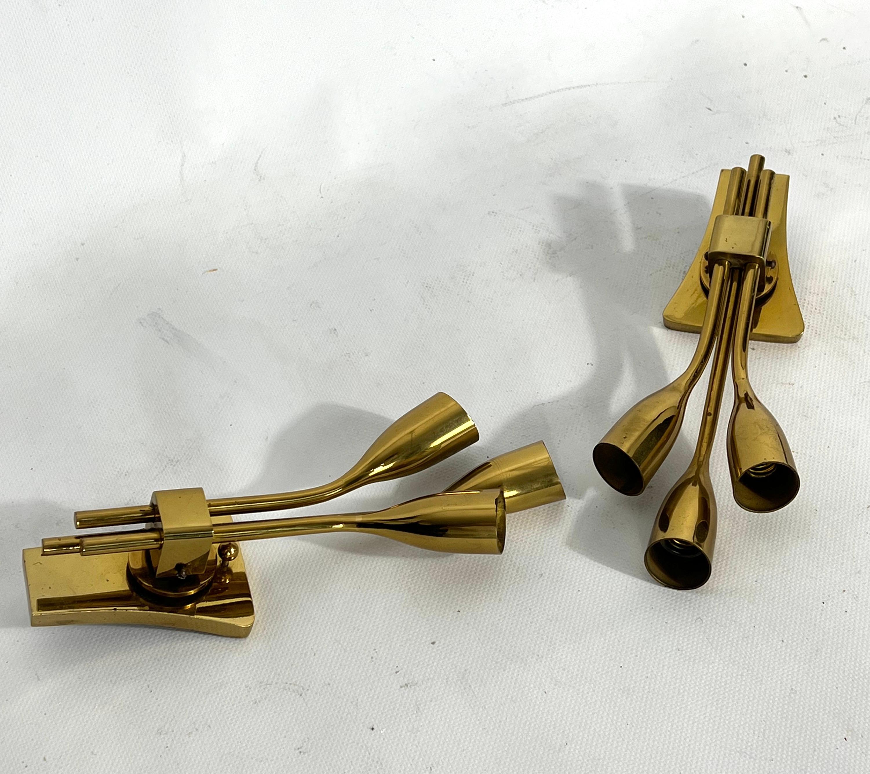 Lumi Milano, Mid-Century Modern Pair of Italian Brass Sconces from 60s For Sale 8