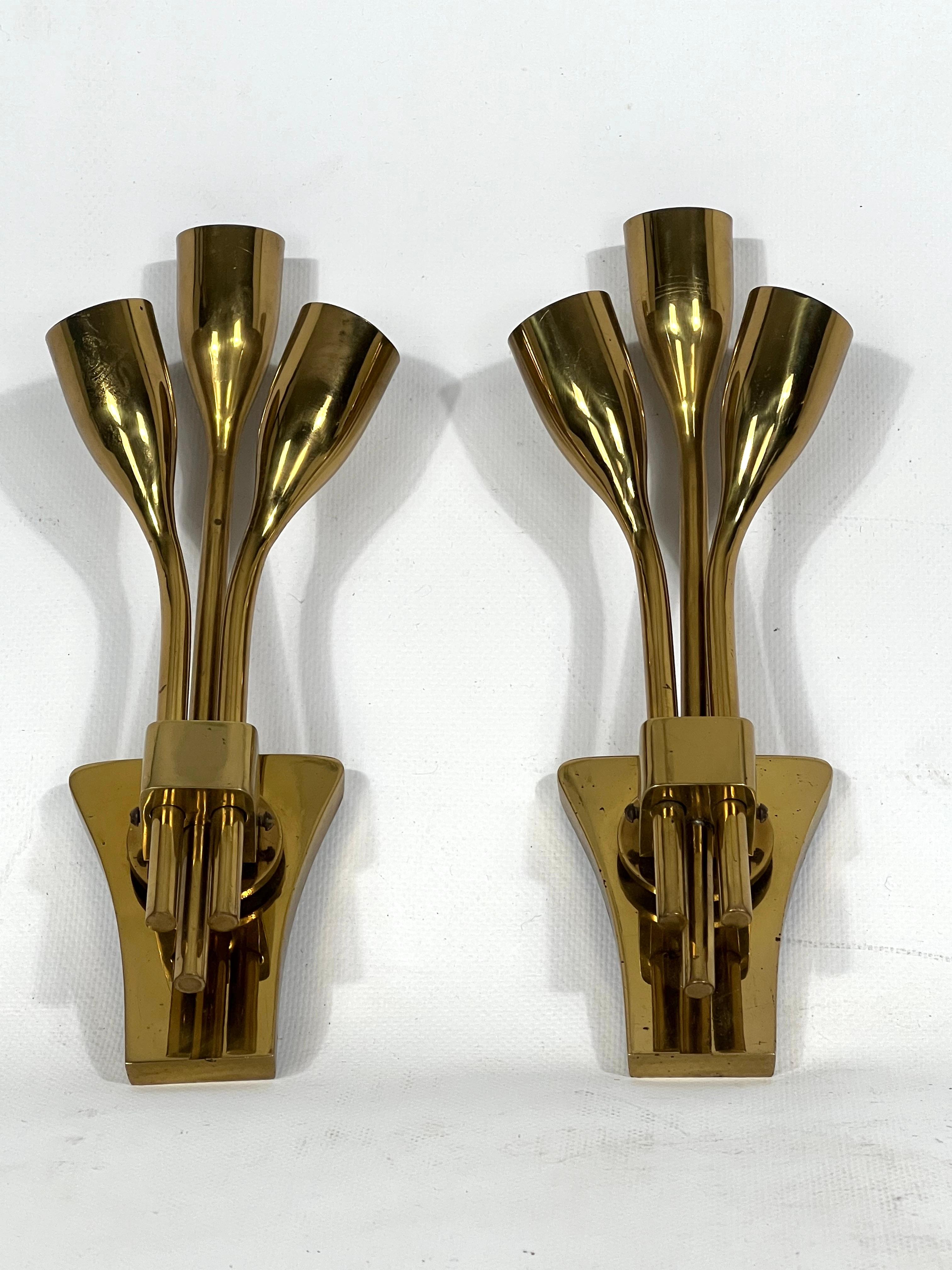 Lumi Milano, Mid-Century Modern Pair of Italian Brass Sconces from 60s In Good Condition For Sale In Catania, CT