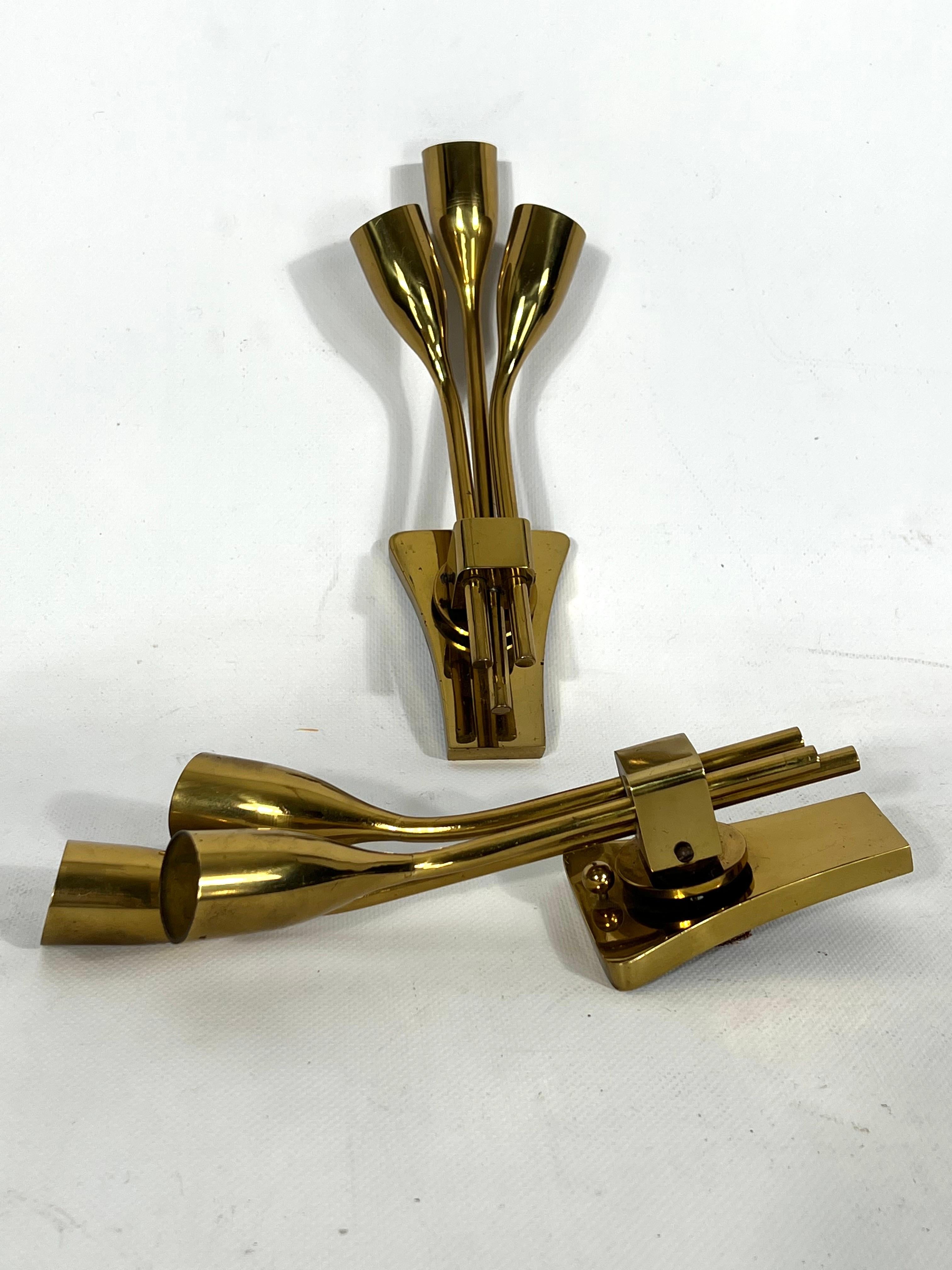 Lumi Milano, Mid-Century Modern Pair of Italian Brass Sconces from 60s For Sale 3