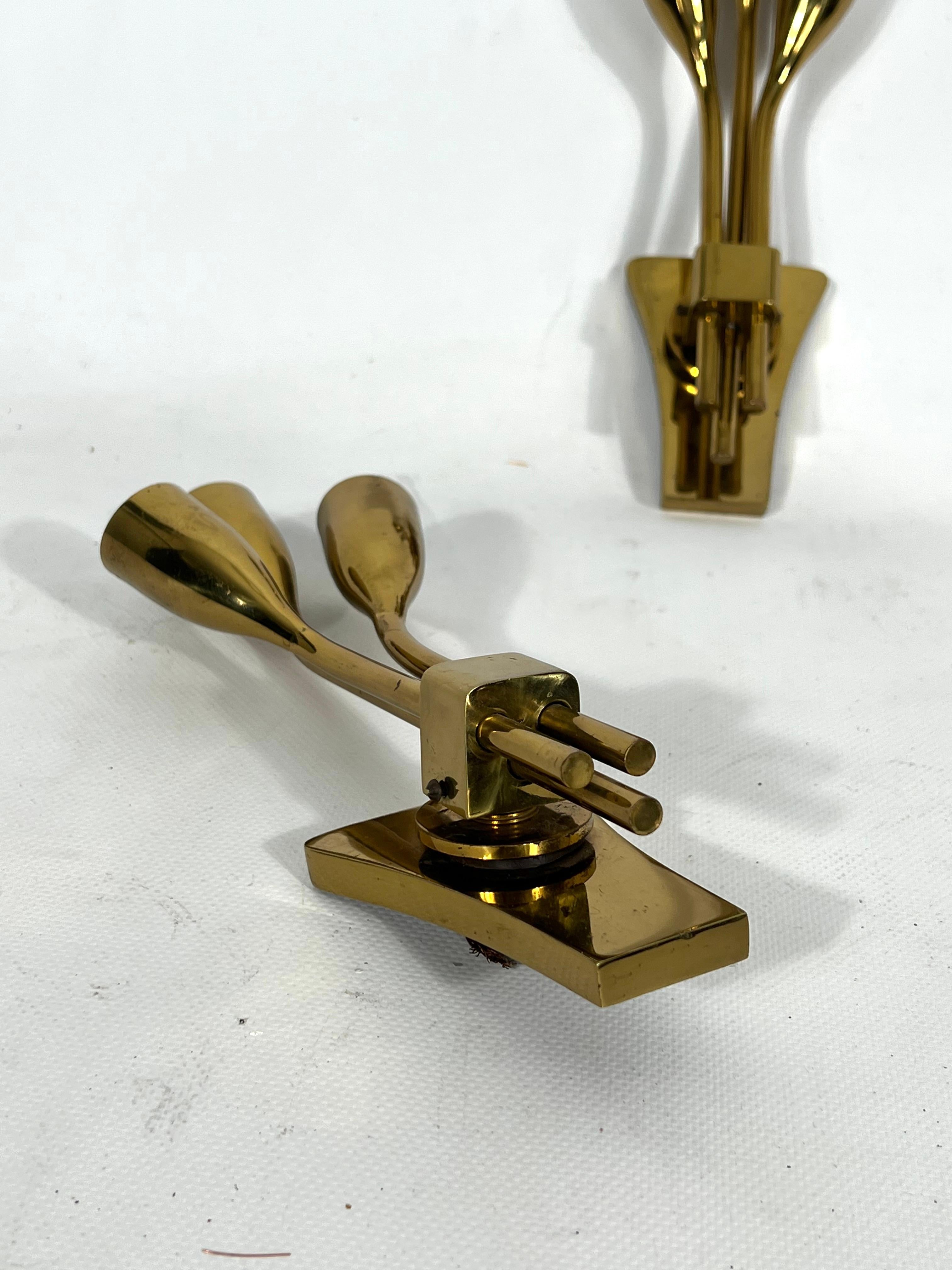 Lumi Milano, Mid-Century Modern Pair of Italian Brass Sconces from 60s For Sale 5