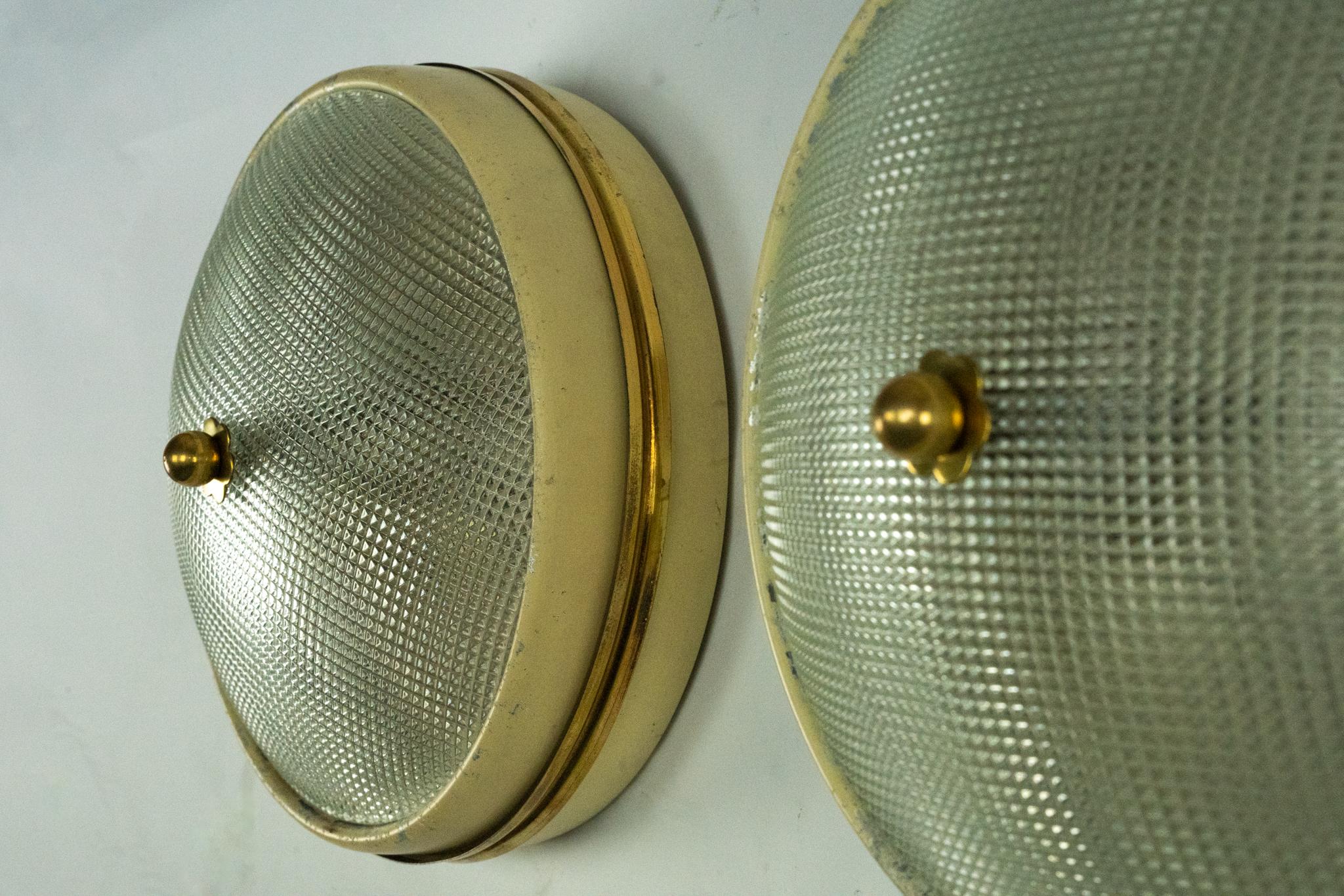Lumi Milano, par de lámparas de pared o techo de cristal, latón y laca. Italia 50 en venta 8
