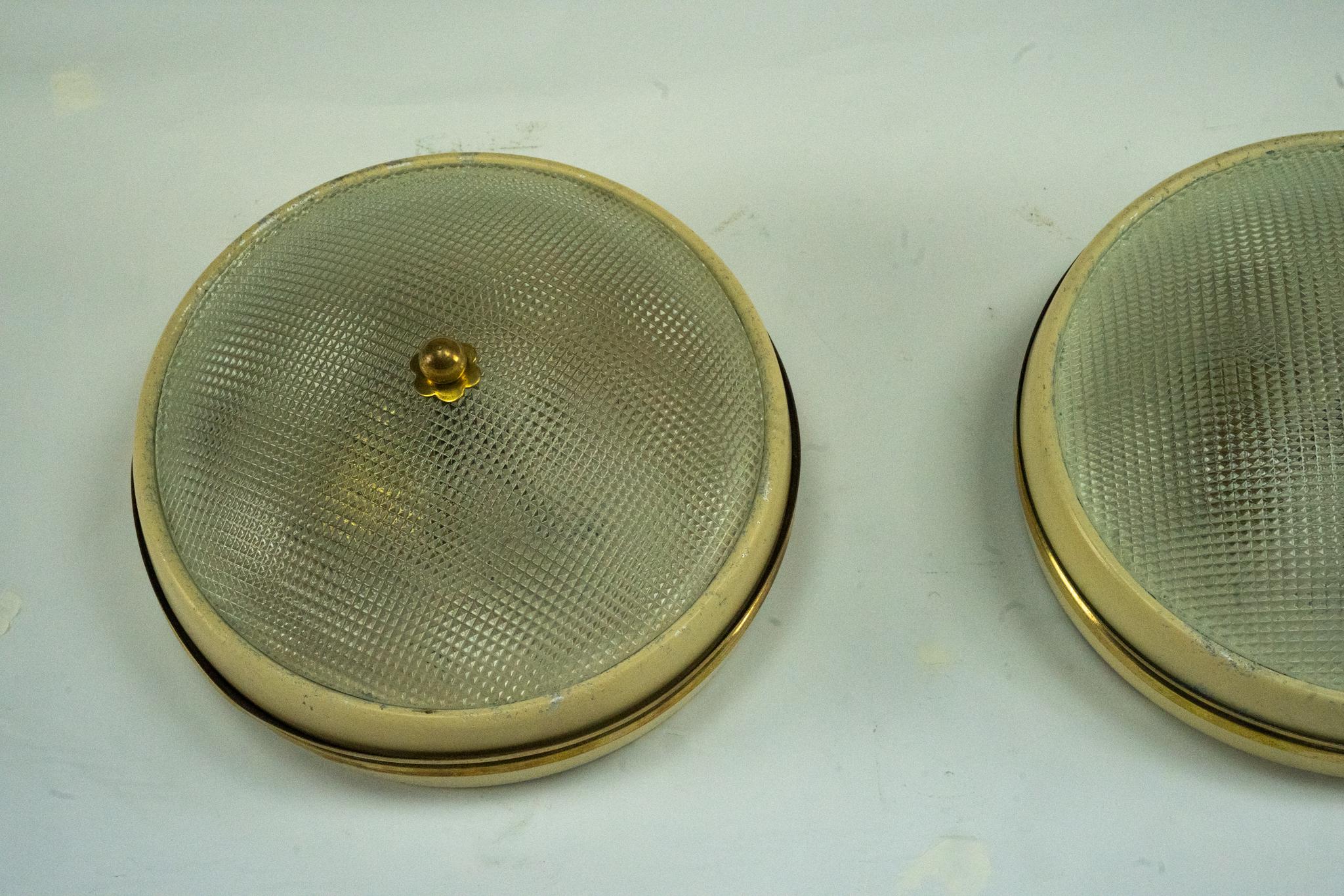 Lumi Milano, par de lámparas de pared o techo de cristal, latón y laca. Italia 50 Italiano en venta
