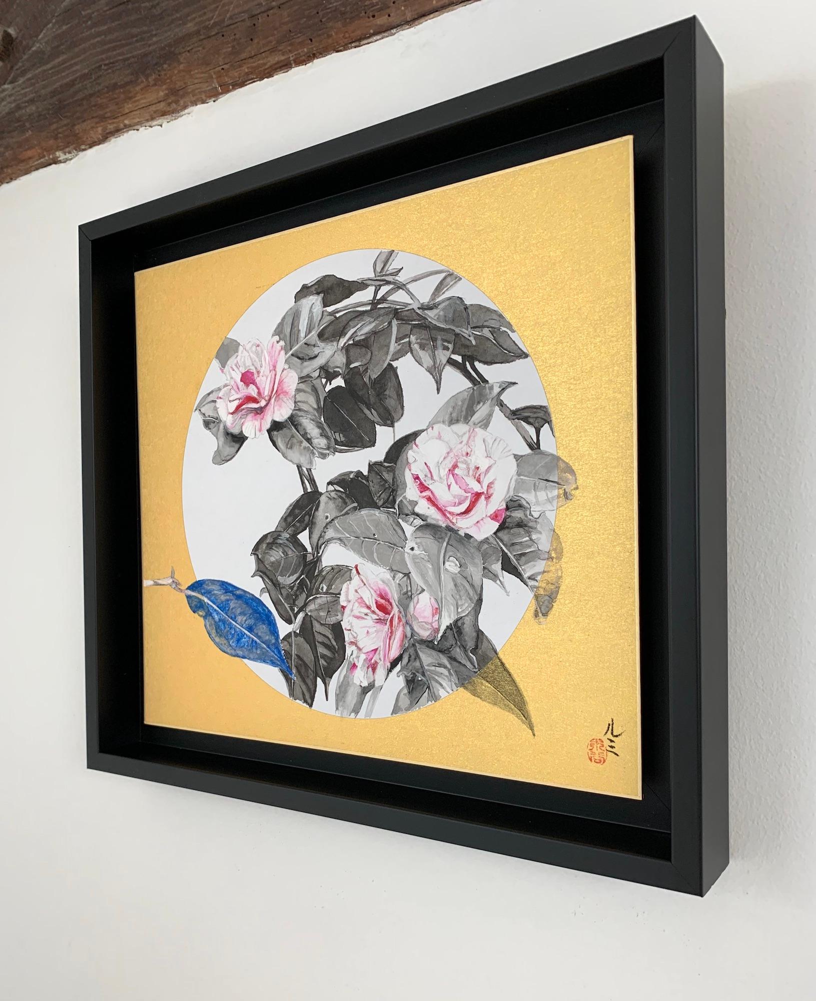 Camellia IX de Lumi Mizutani, peinture de style japonais, fleurs, doré, rose en vente 3