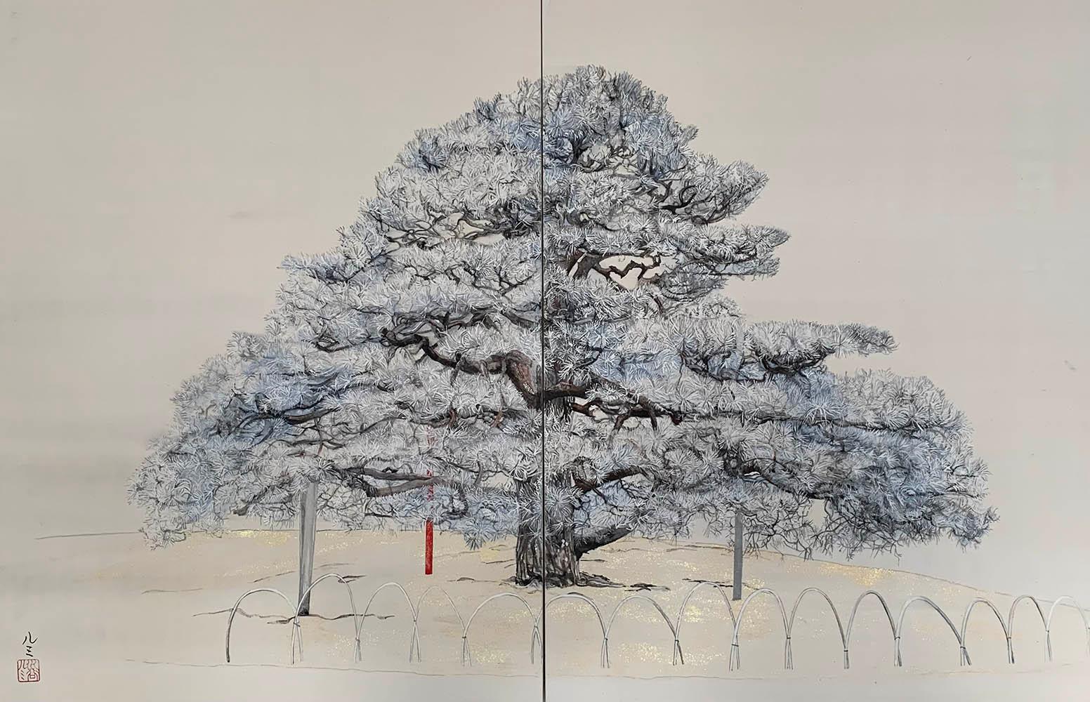 Loneliness - Nijoujou Pine ist ein einzigartiges Gemälde des zeitgenössischen Künstlers Lumi Mizutani. Das Gemälde ist mit Pigmenten, Tusche und Blattgold auf Japanpapier gemalt, das auf Tafeln aufgezogen ist, und hat die Maße 65,2 × 100 cm (25,7 ×