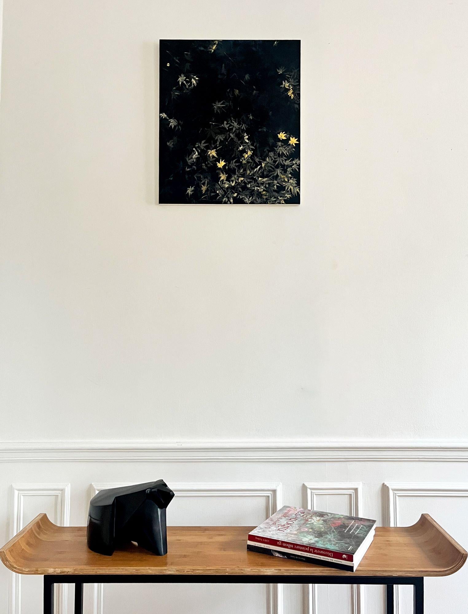 Nocturn V (2023) est une peinture de l'artiste contemporaine franco-japonaise Lumi Mizutani. 
Pigments, feuille d'or sur papier japonais monté sur panneau, 53 × 45,5 cm.
Dans cette série de peintures figuratives, Lumi Mizutani rend hommage au Japon
