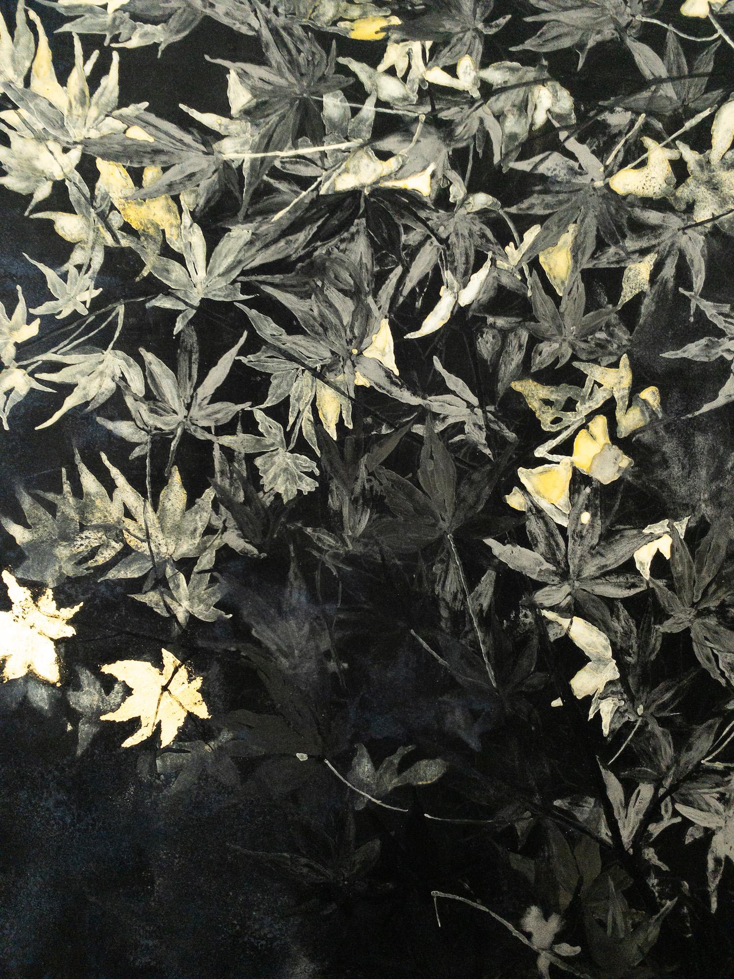 Nocturn V par Lumi Mizutani - peinture de paysage de style japonais, noir et or en vente 4