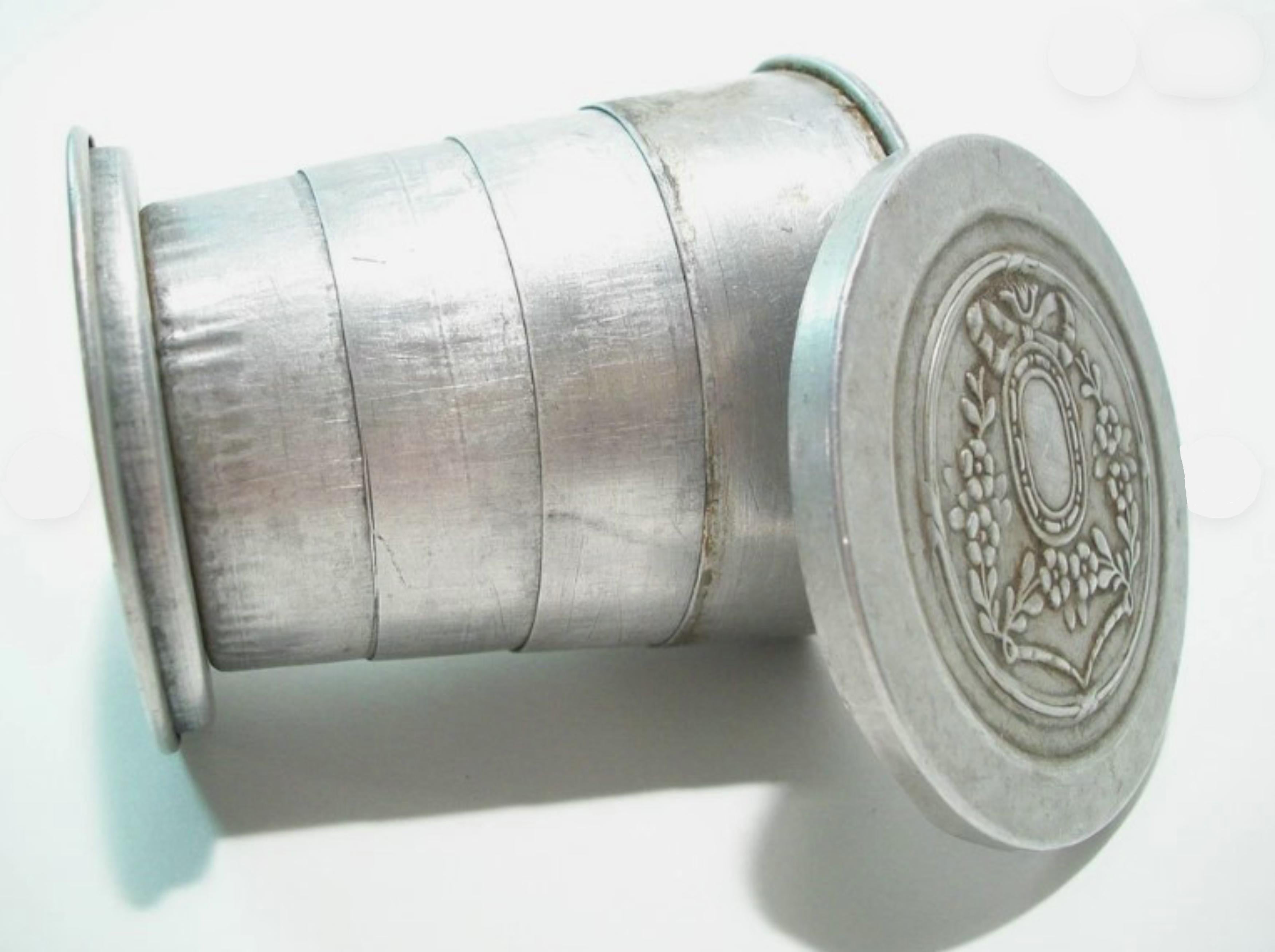 LUMIERE - Antica tazza da viaggio pieghevole con coperchio - Francia - Circa 1895 in vendita 4