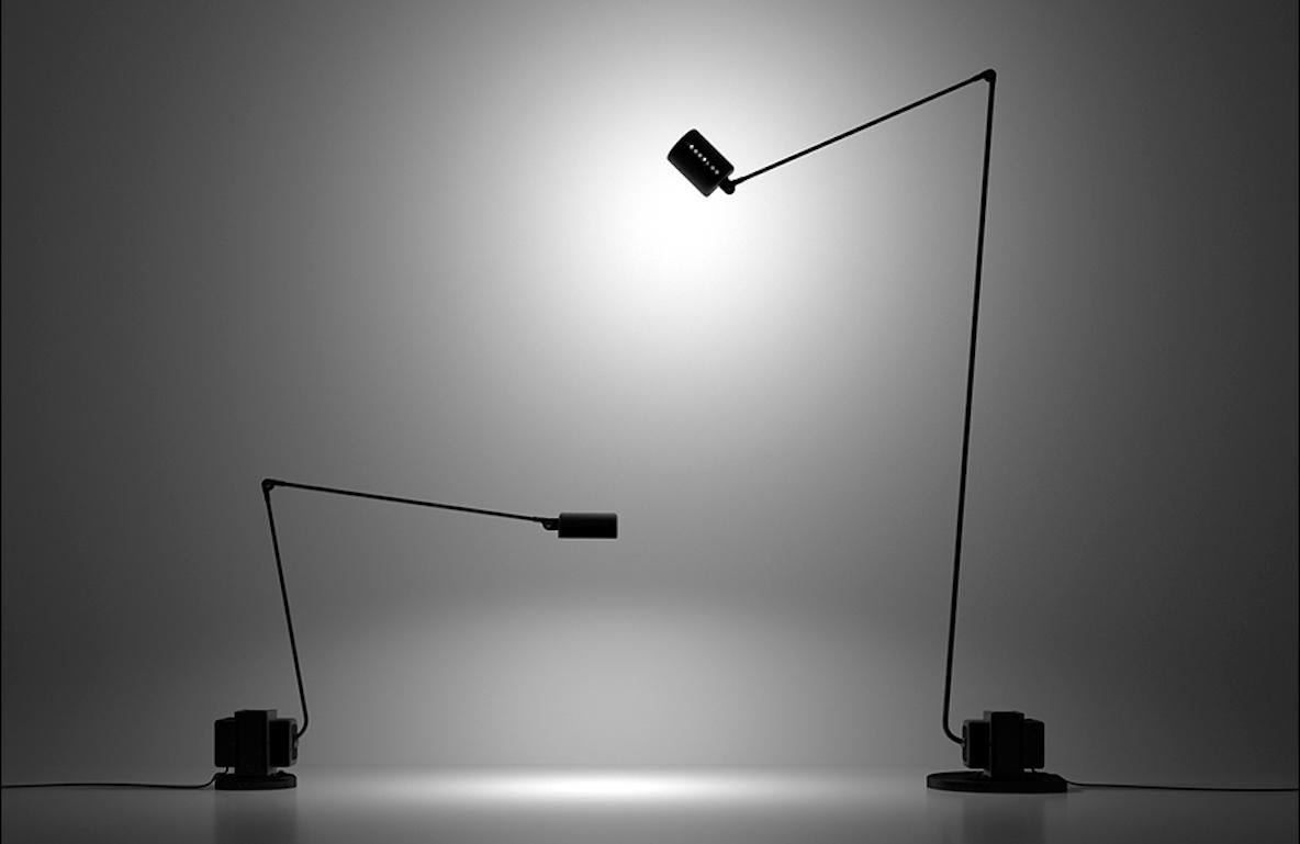 Moderno Lumina Daphine, lampada da terra a led in nero morbido di Tommaso Cimini in vendita