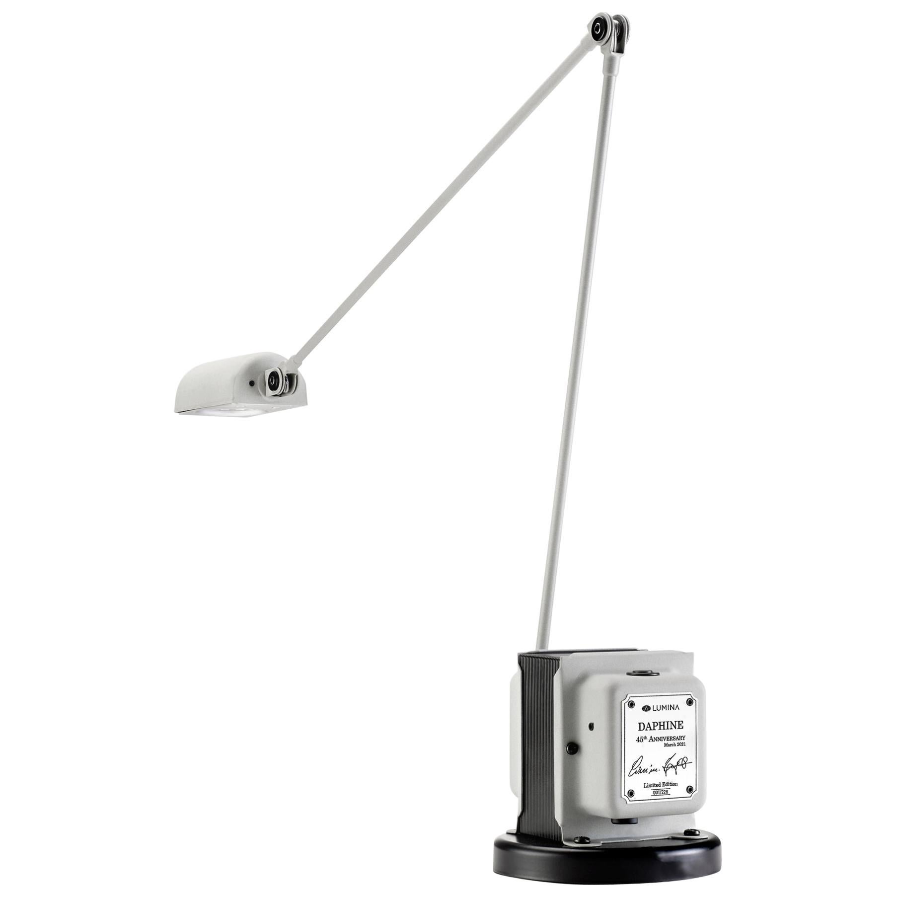 Lumina Édition limitée  Lampe de bureau LED Daphine en blanc par Tommaso Cimini en vente