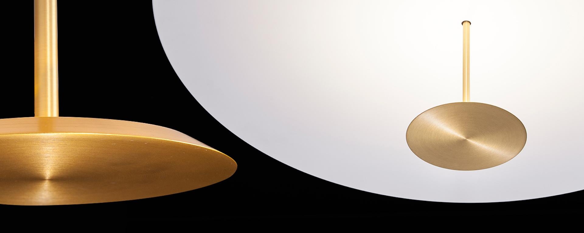 XXI secolo e contemporaneo Lampada a sospensione media Lumina Dot Dot in ottone di Foster + Partners in vendita