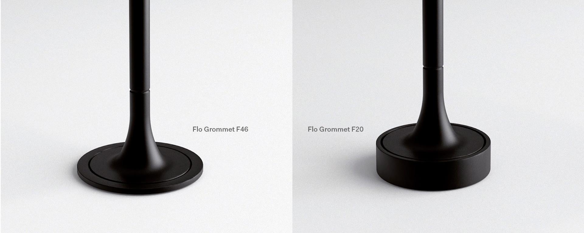 Lumina Flo Tischlampe mit F20 Ösen in schwarzer weicher Touch von Foster+Partners (Moderne) im Angebot