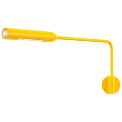 Lampada Lumina Flo Wall M in Giallo Opaco di Foster + Partners