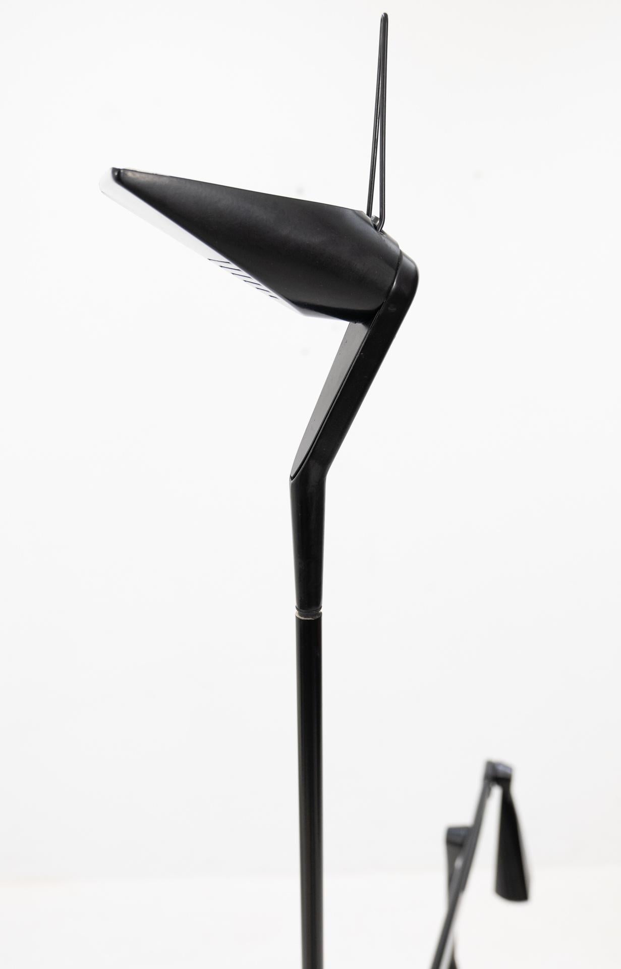 Black counterweight floor lamp. Design by Walter Monici for Lumina Italy 1980 model ''Zelig Terra ''
Very nice adjustable halogen floor lamp. Two-light intensities. Very flexible, it stays in any desired position.
Dimensions: base 20 cm diameter,