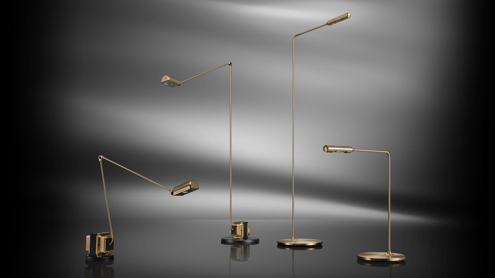 Lumina Gold gebürstet Flo Schreibtischlampe  von Foster+Partners im Angebot 5