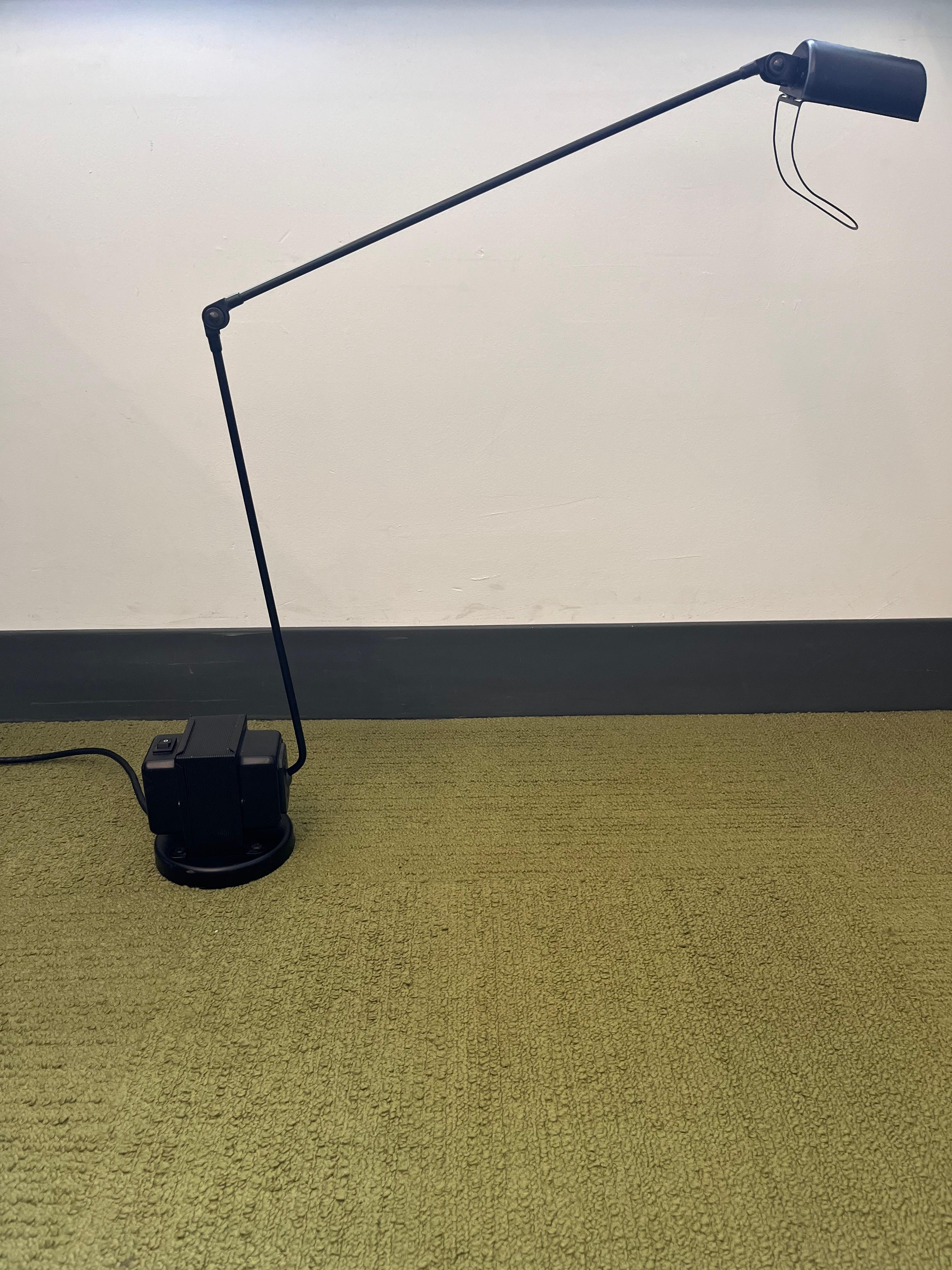 Lumina Halogen-Schreibtischlampe aus schwarzem Daphin von Tommaso Cimini in STOCK im Angebot 2