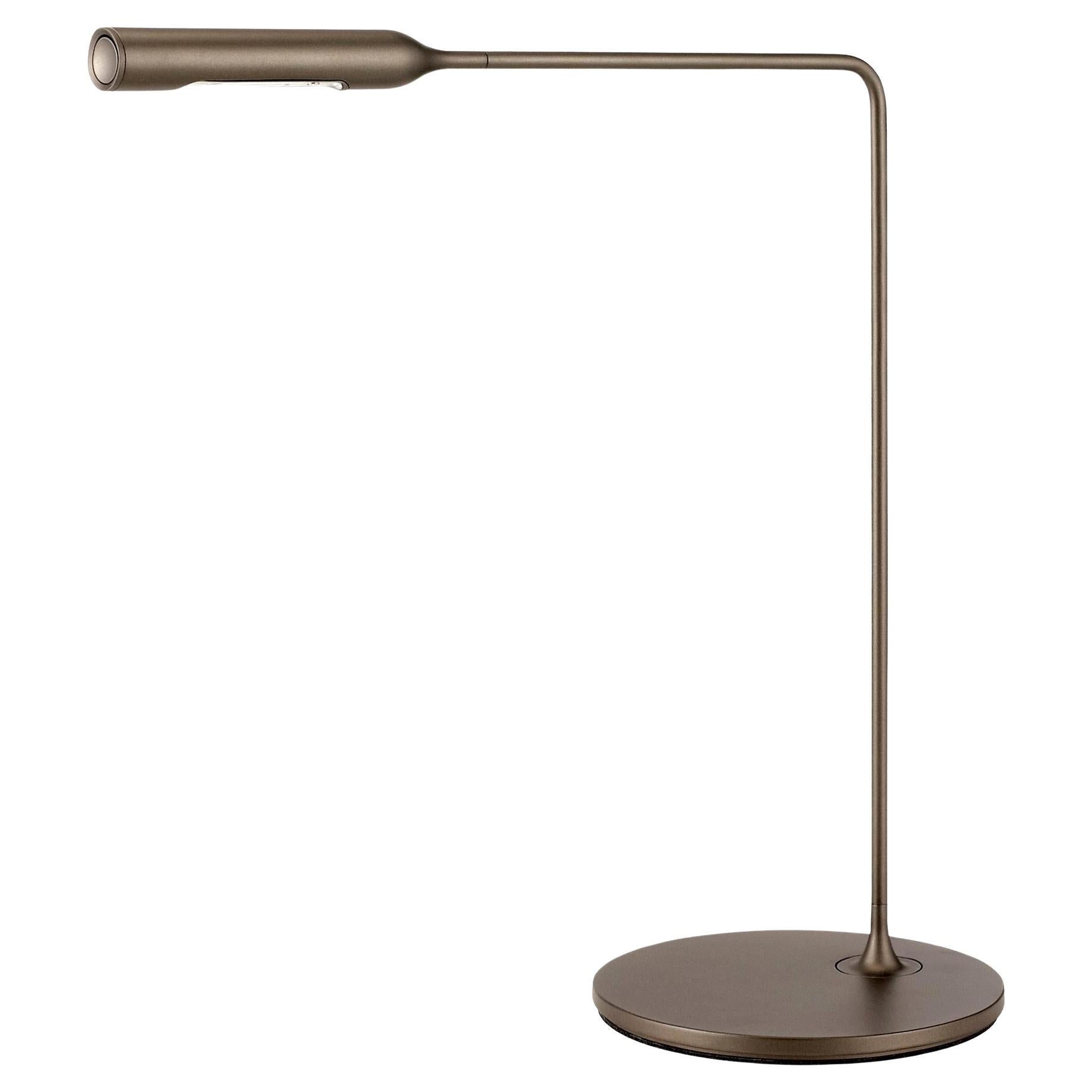 Lampe de bureau Lumina LED Flo en bronze métallique par Foster and Partner en STOCK en vente