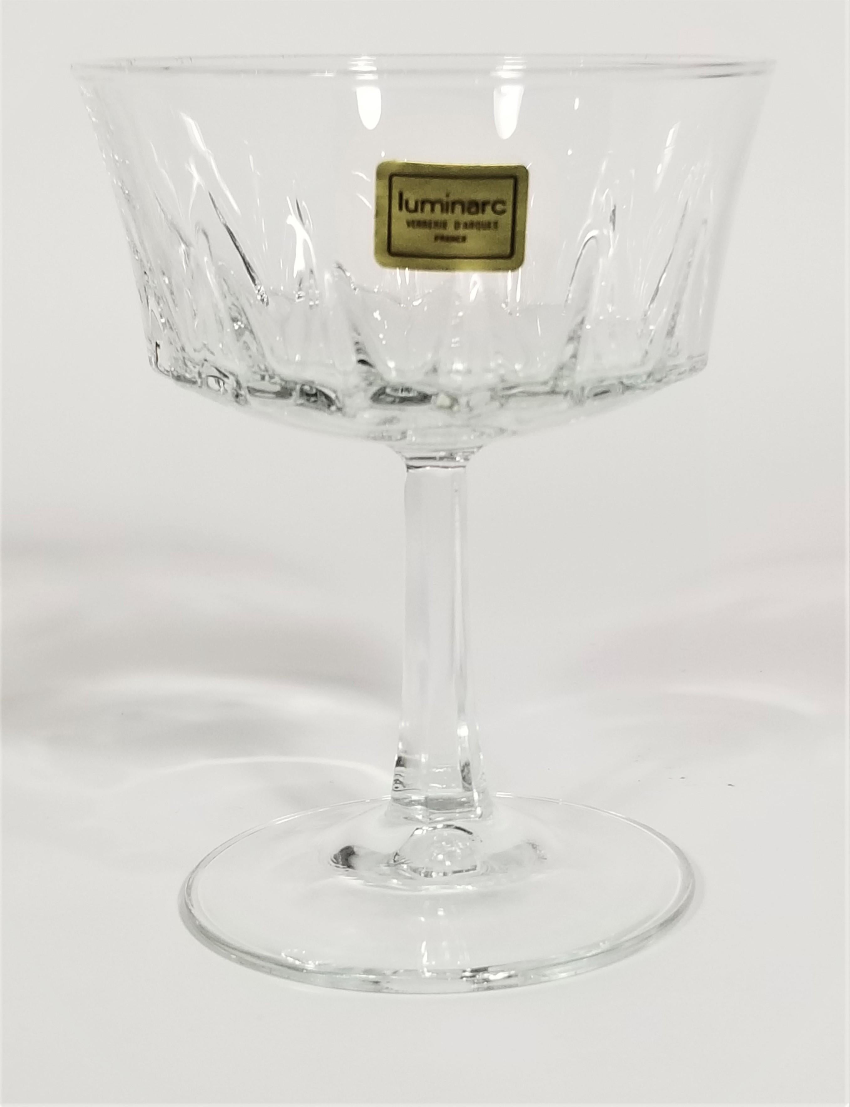 Luminarc French Champagne Coupe Stemware Glassware Made in France Mid Century In Excellent Condition For Sale In New York, NY
